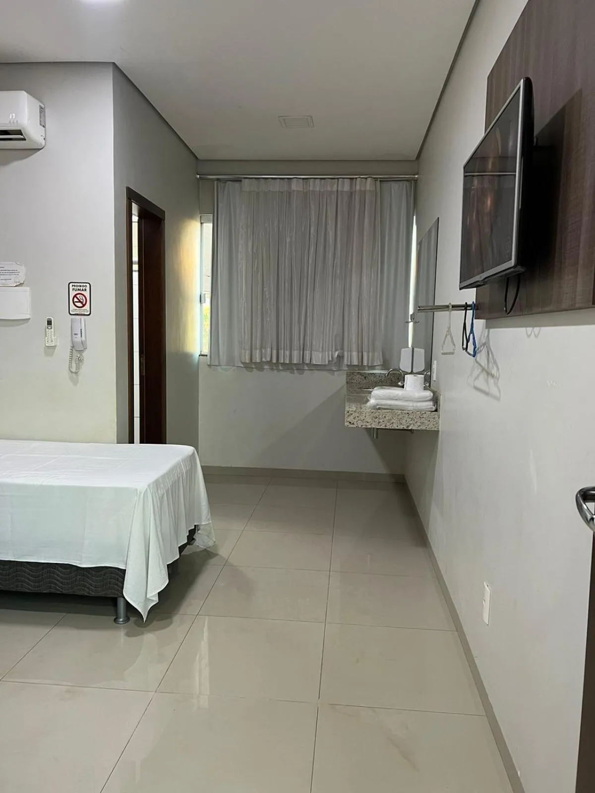 Single Room with Private Bathroom in Hotel PetroShop