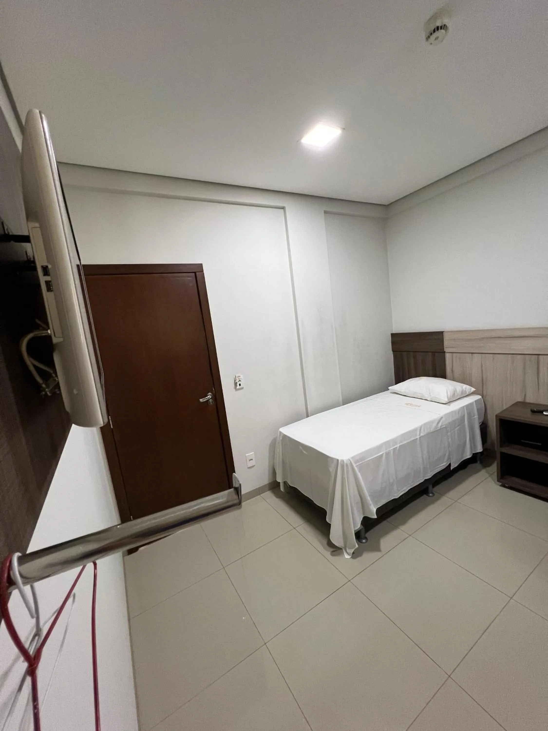 Single Room with Private Bathroom in Hotel PetroShop