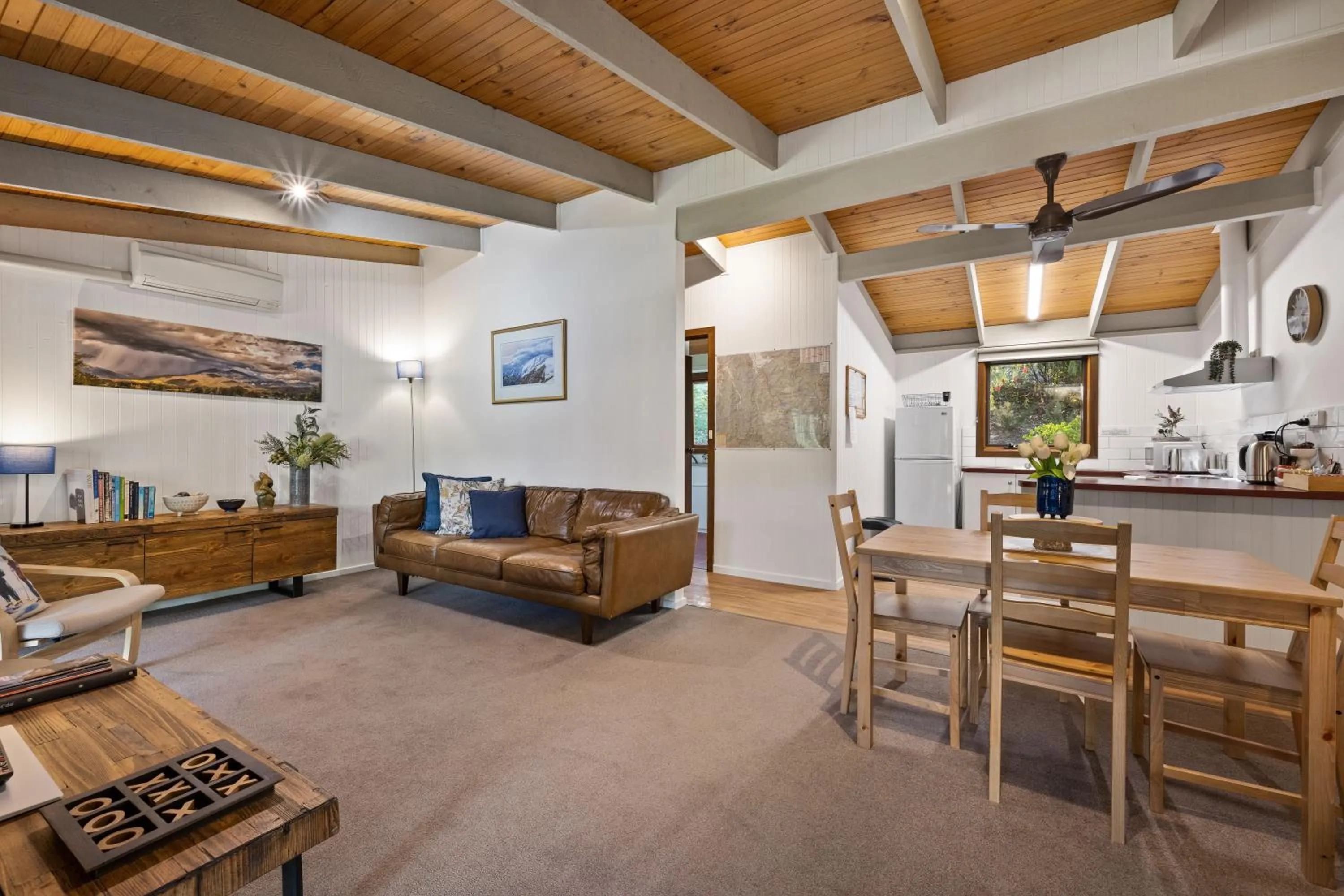Living room in Kiewa Country Cottages