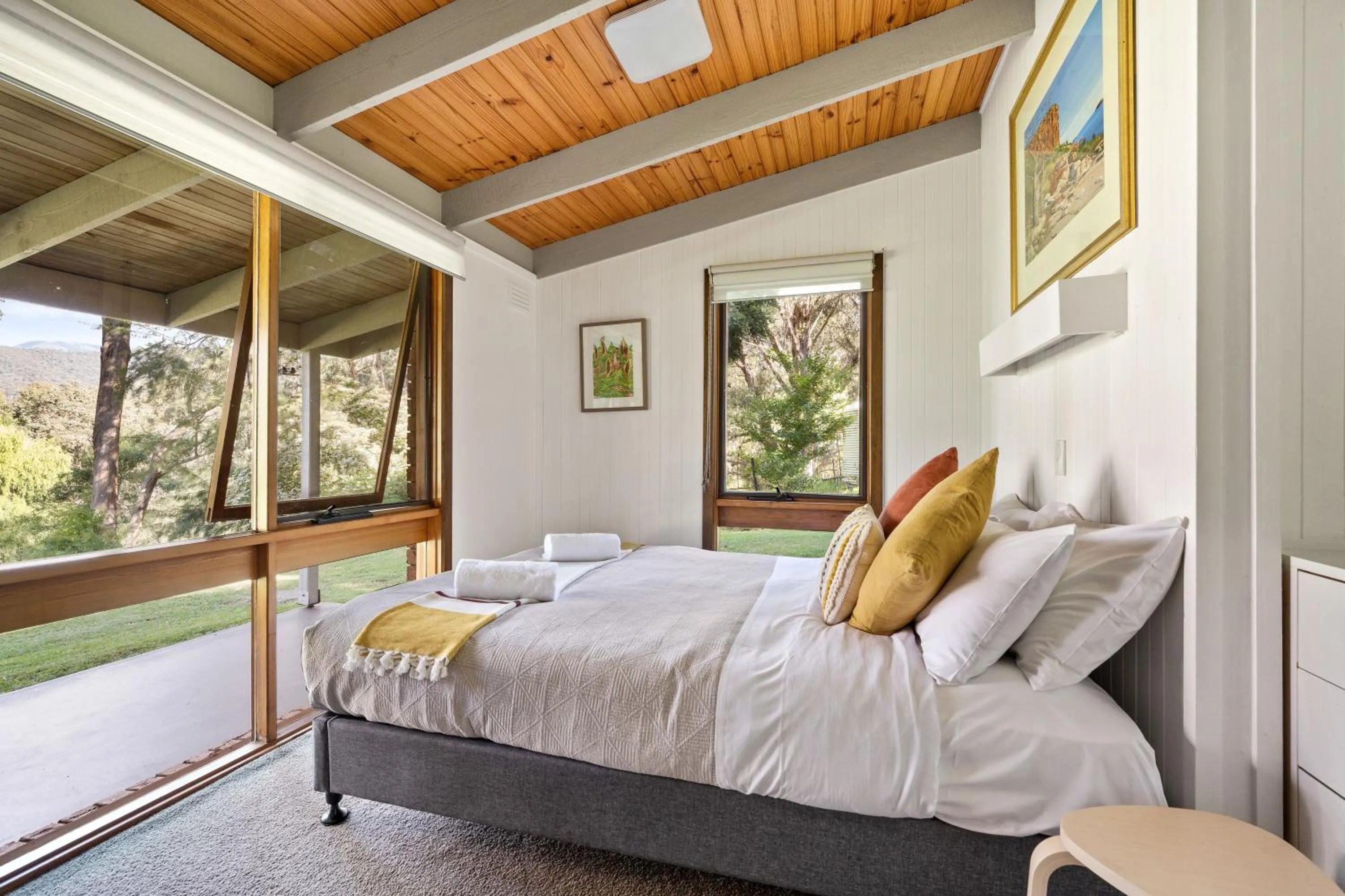 Bed in Kiewa Country Cottages