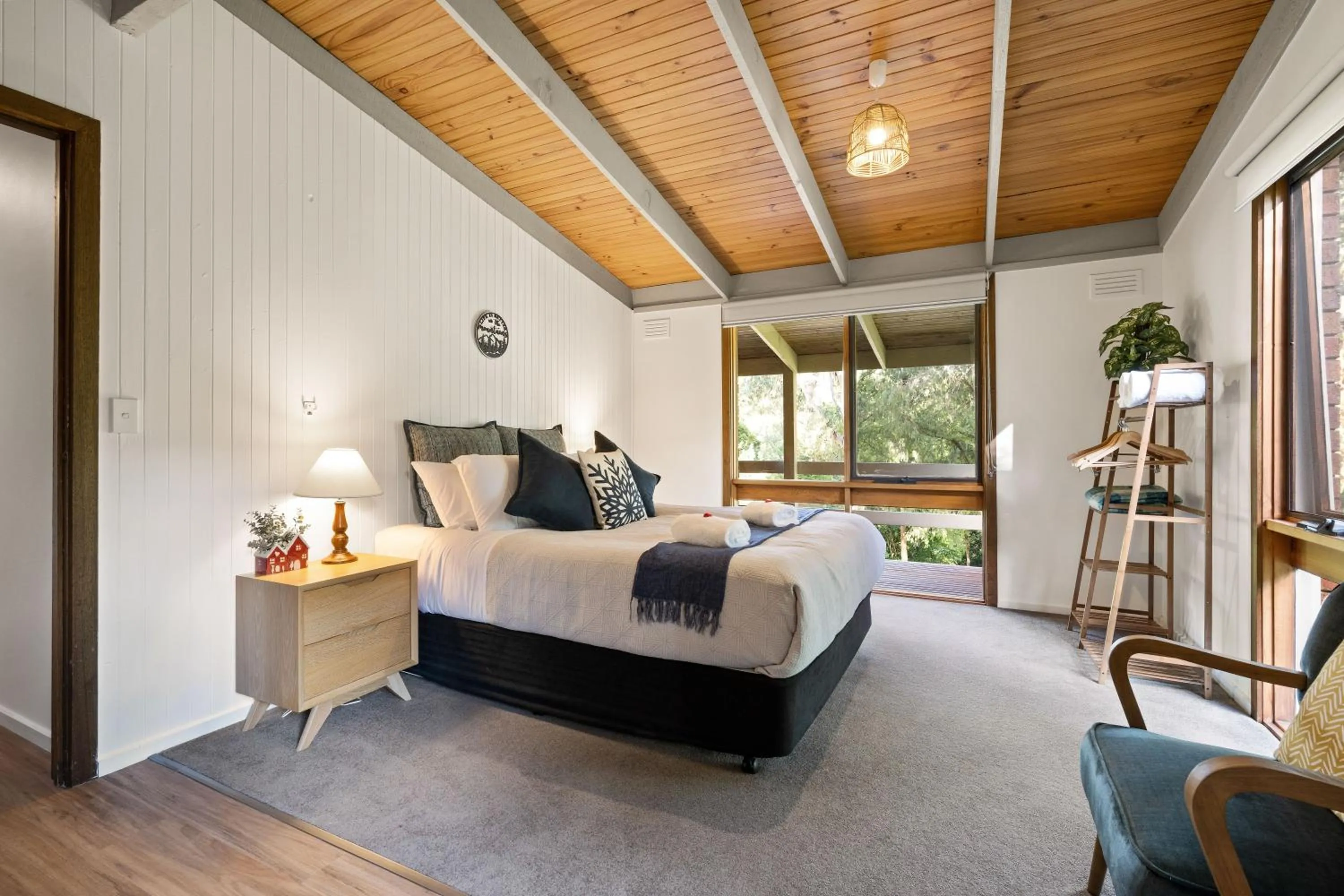 Bed in Kiewa Country Cottages