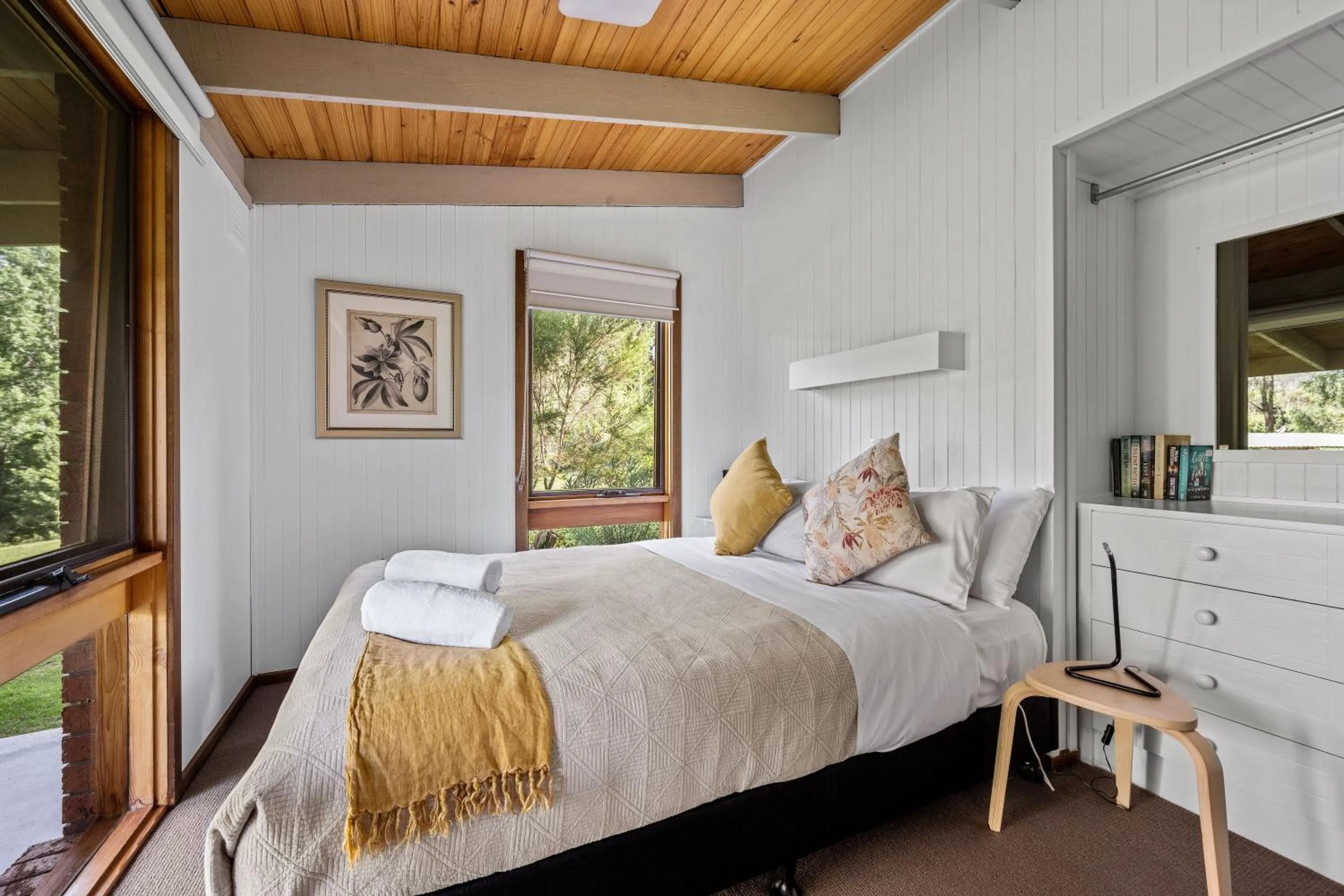 Bed in Kiewa Country Cottages