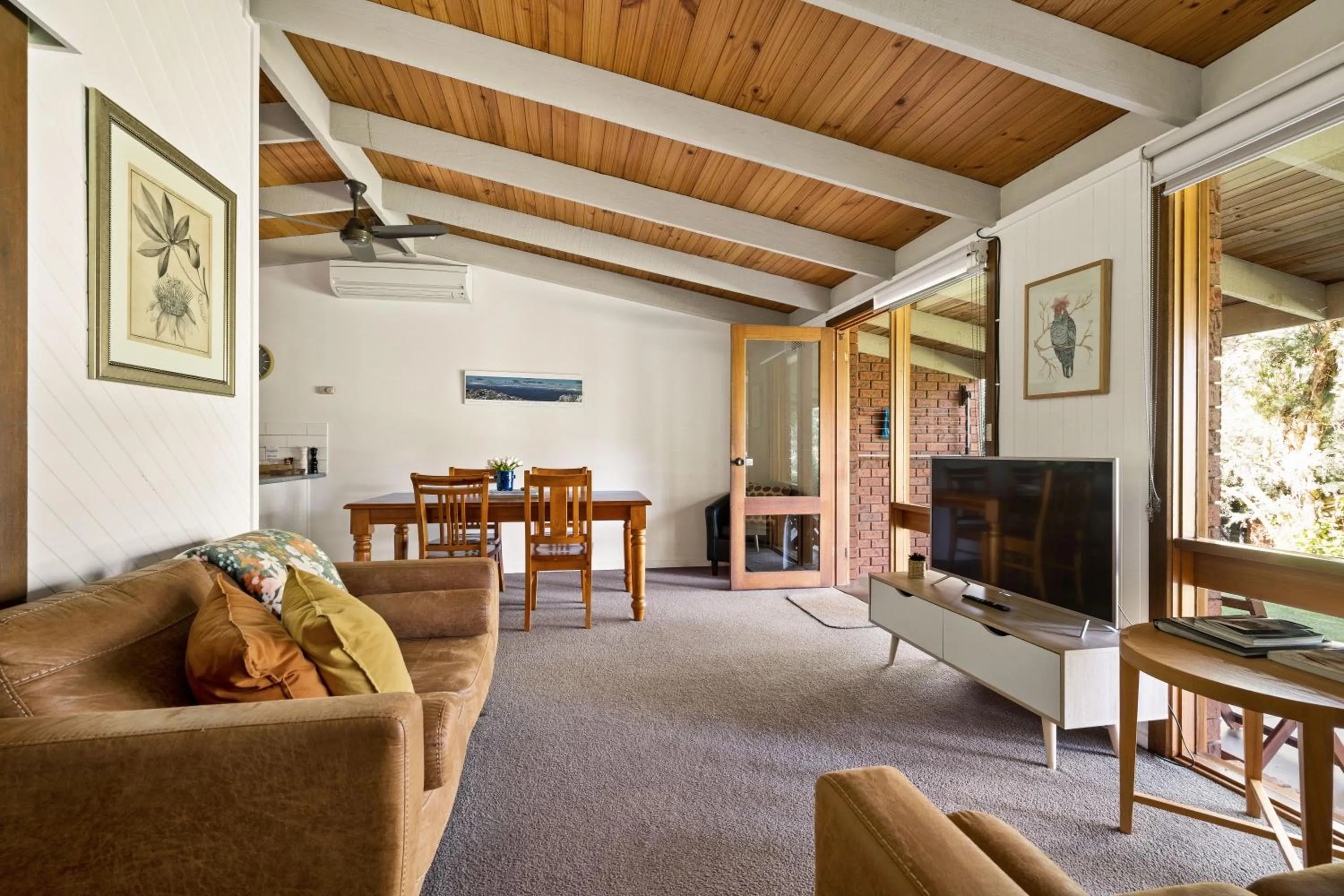 Living room in Kiewa Country Cottages