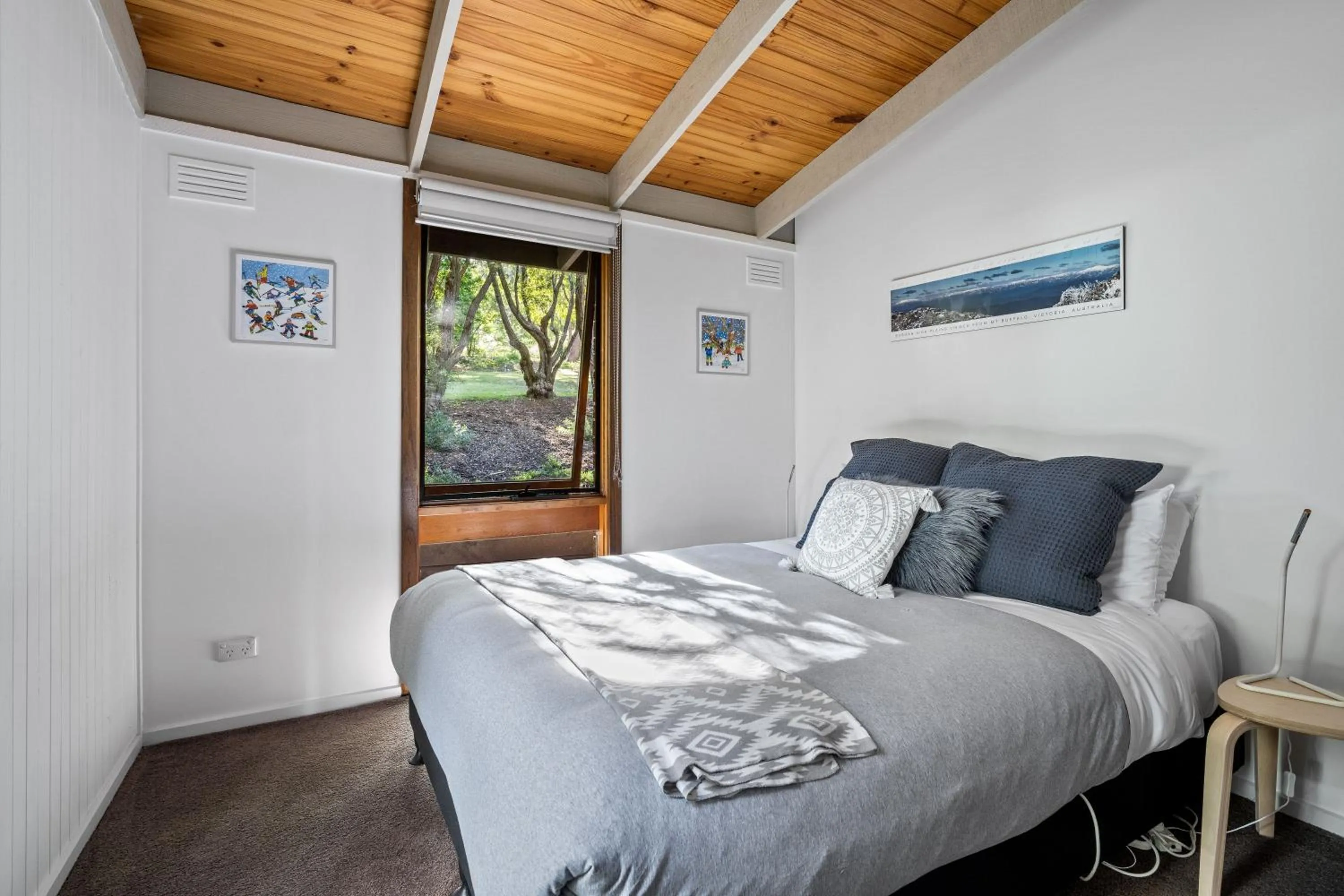 Bed in Kiewa Country Cottages