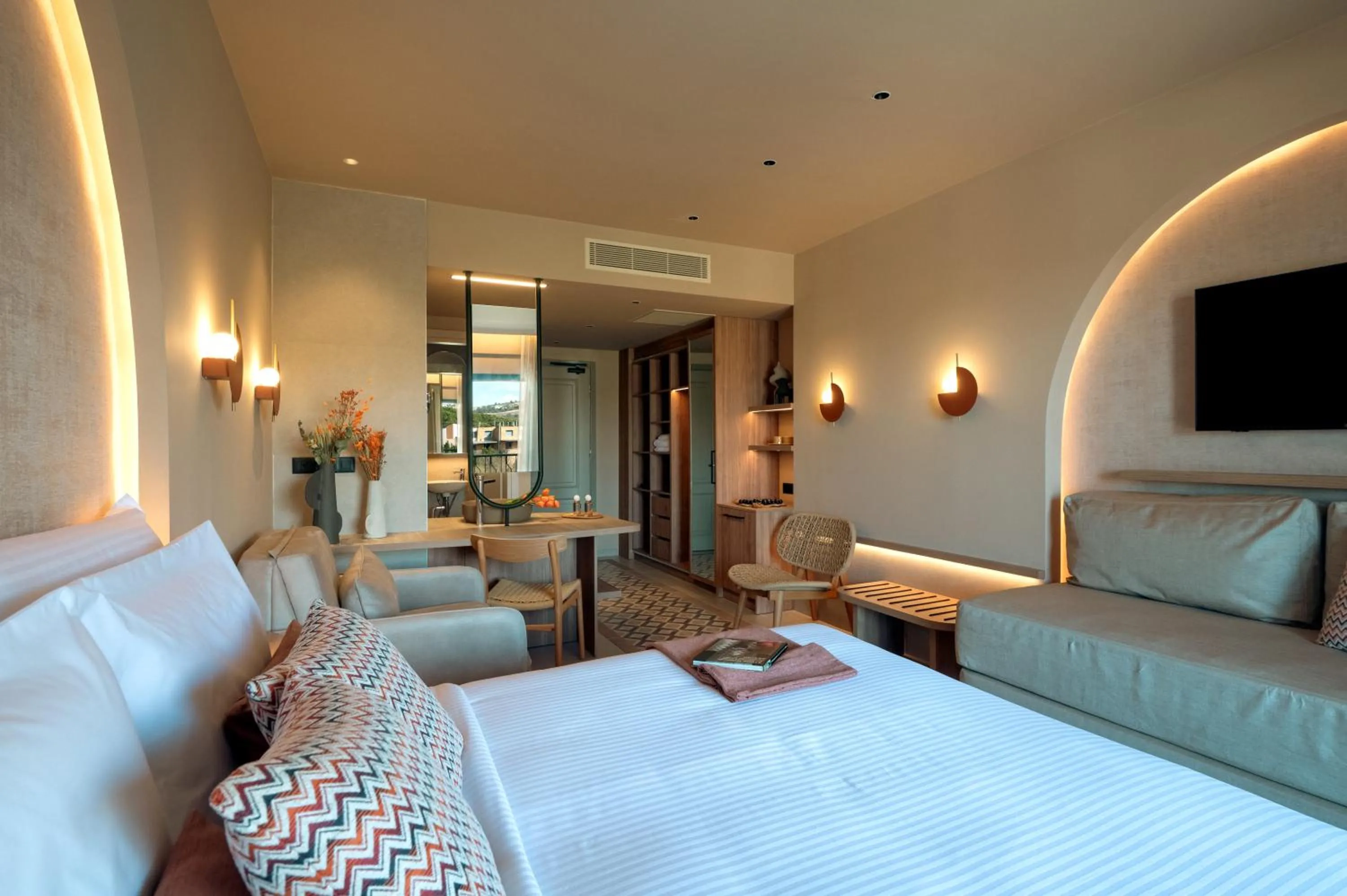 Serenity Hillview Retreat in Zeus Eleva Kassandra Lagoon