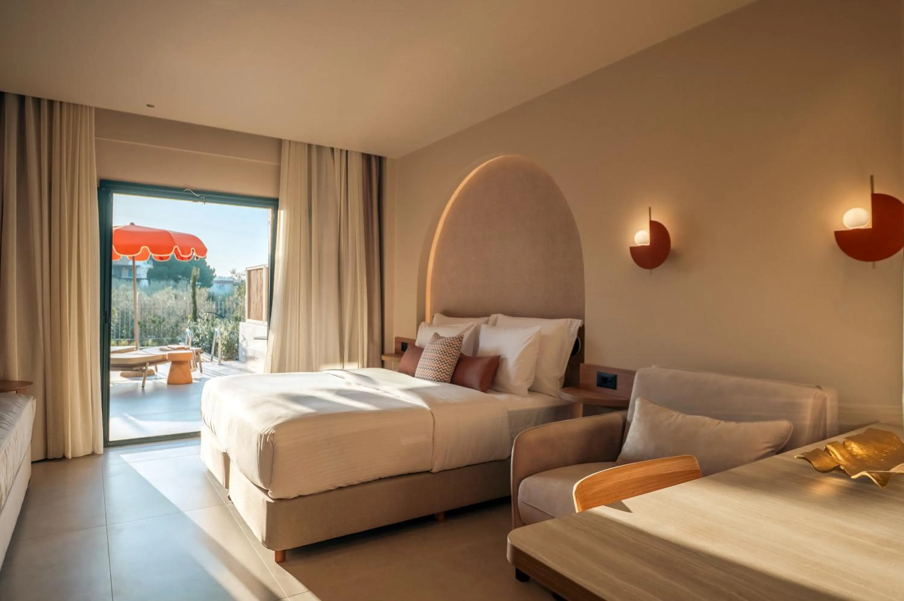 Zeus Eleva Kassandra Lagoon