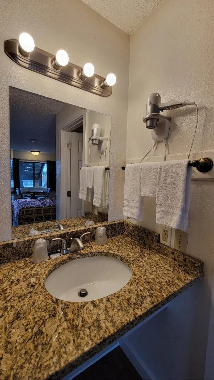 Deluxe Double Room in Nites Inn