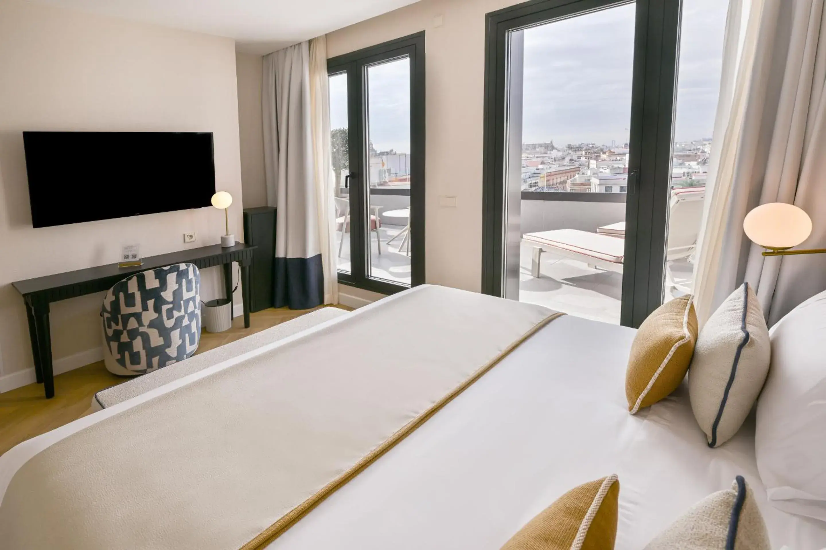 Junior Suite with Terrace in Sercotel Sevilla Don Luciano Junior Suite with Terrace in Sercotel Sevilla Don Luciano