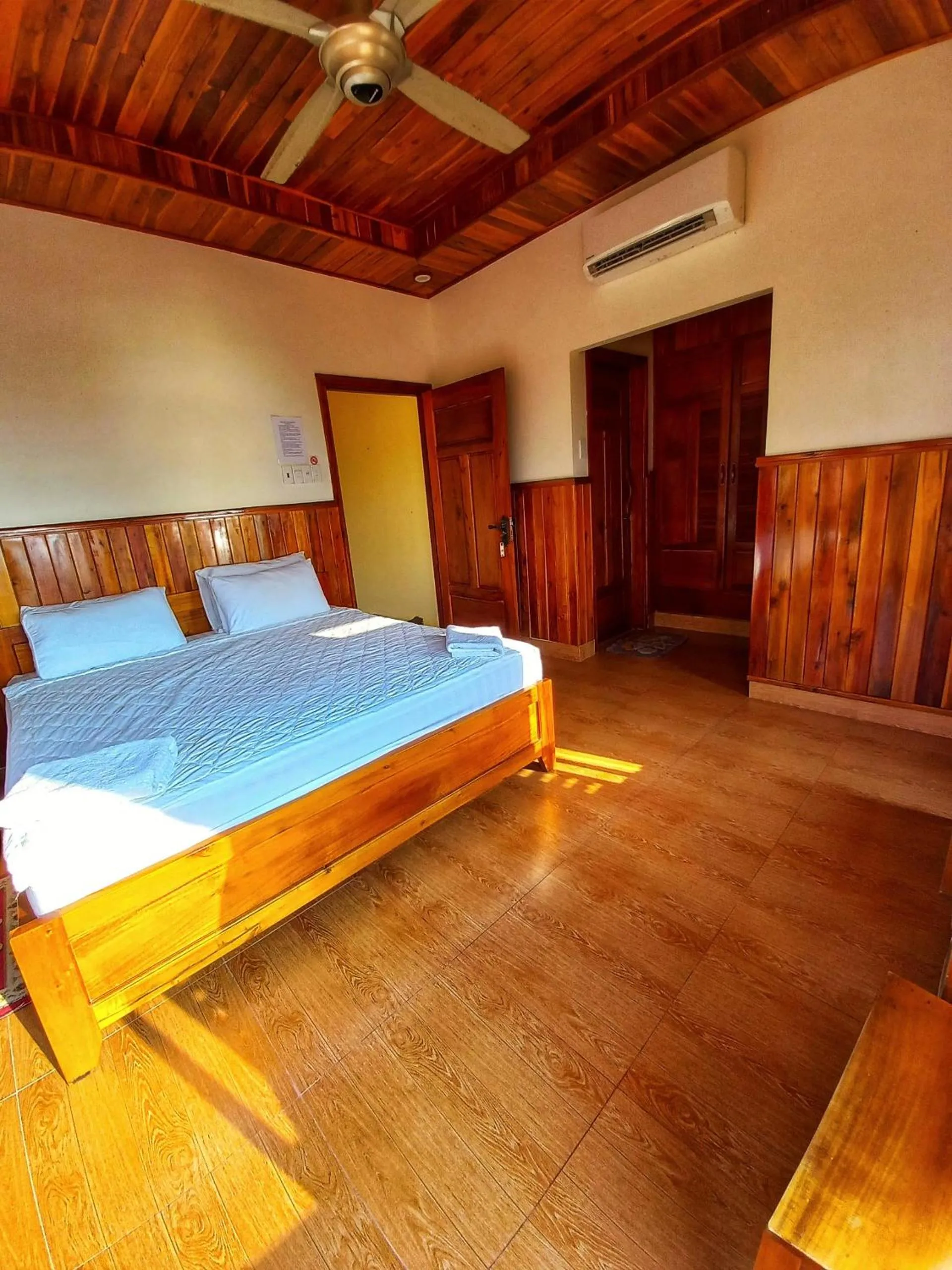 Bed in Free Beach Resort