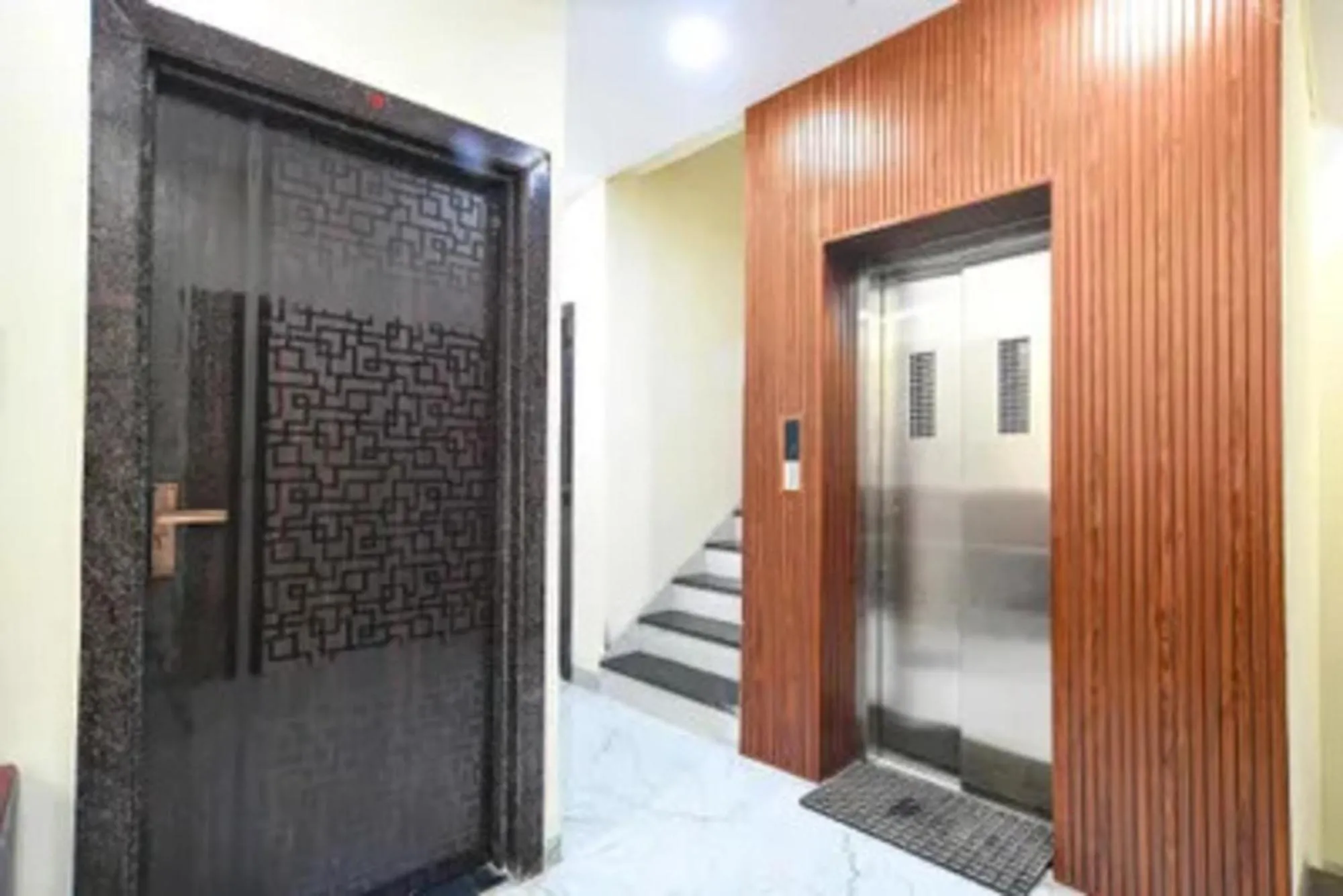 Lobby or reception in FabHotel Devs Inn