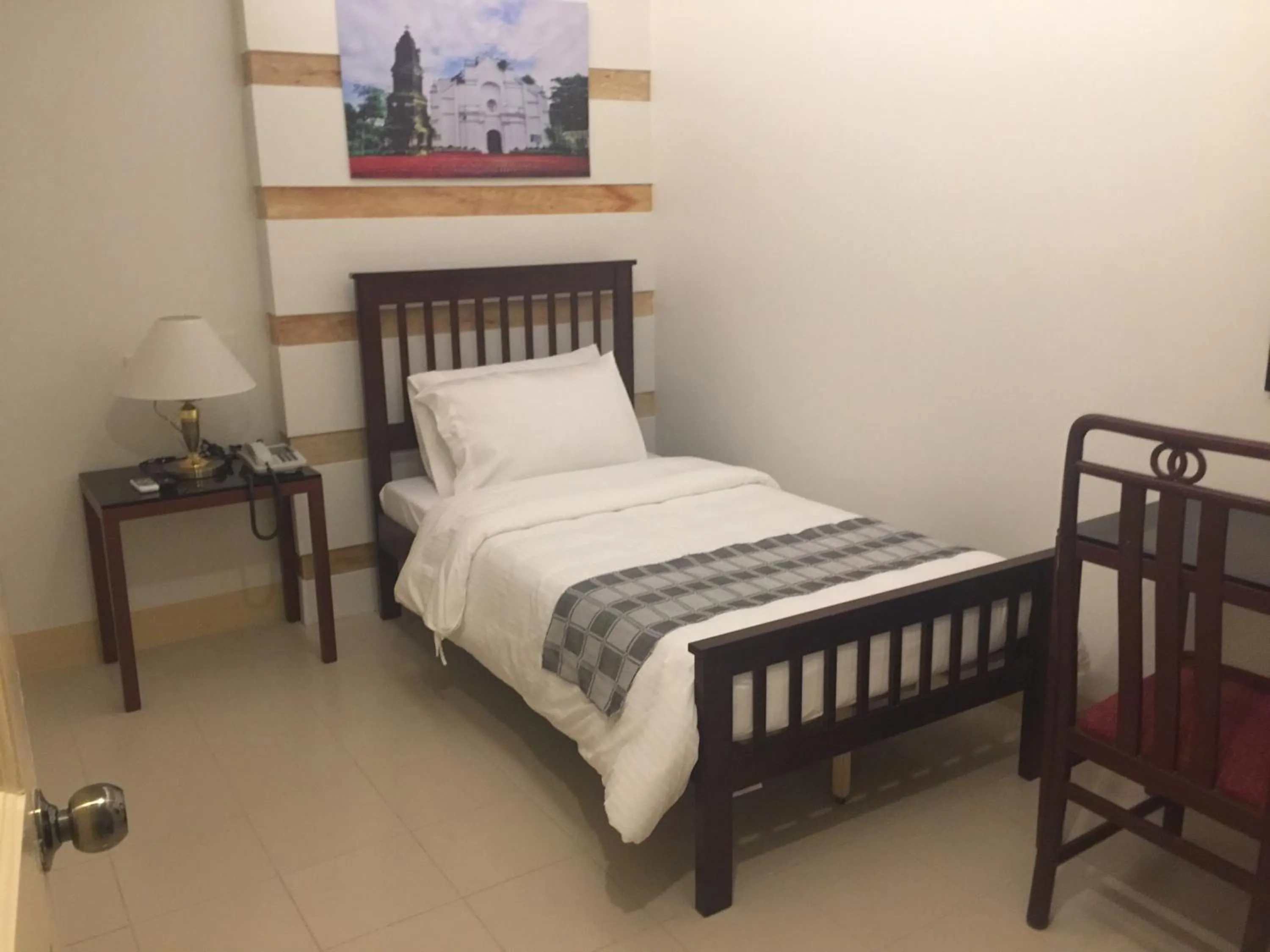 Bed in Metro Vigan Inn