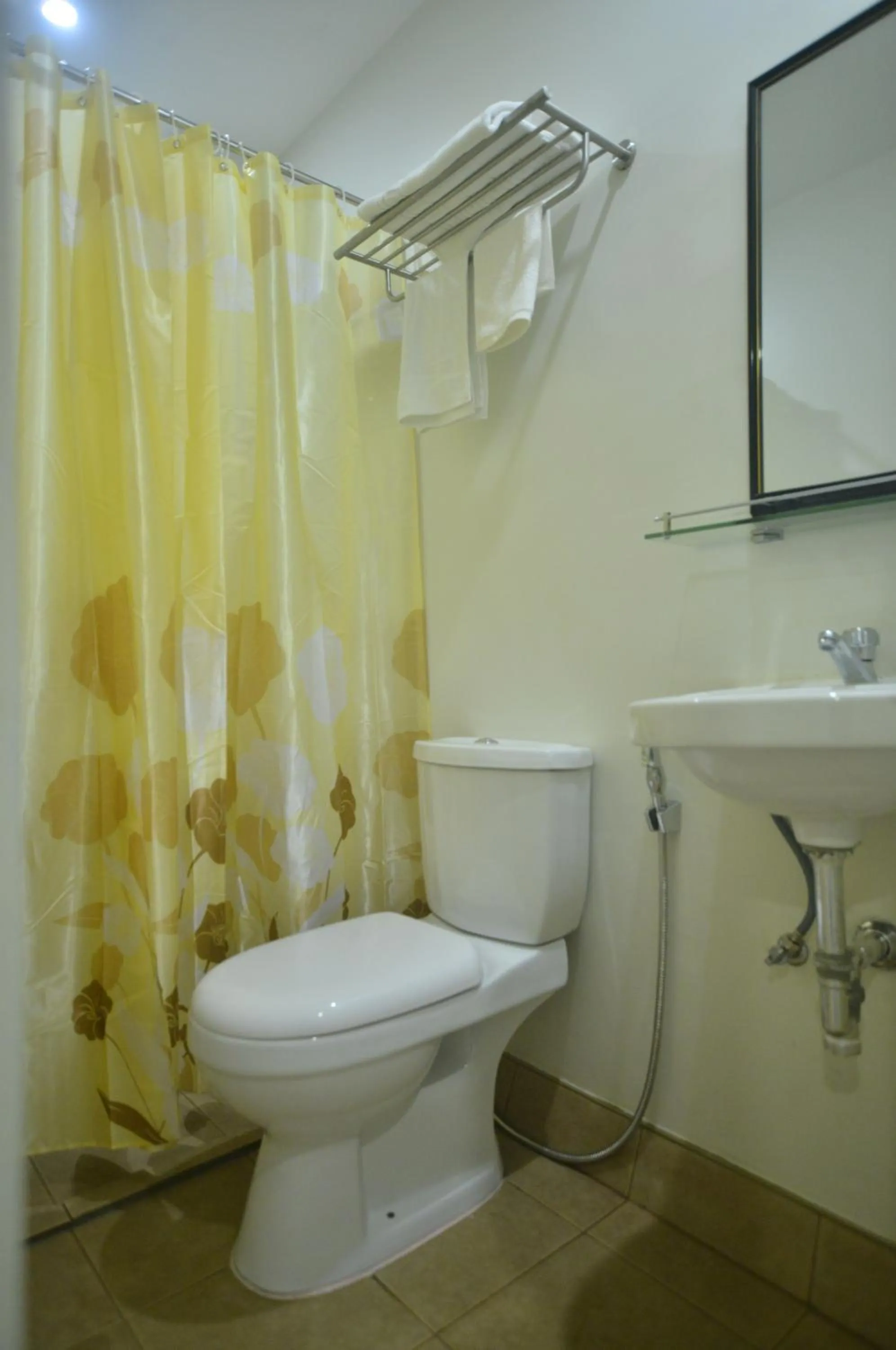 Toilet in Metro Vigan Inn