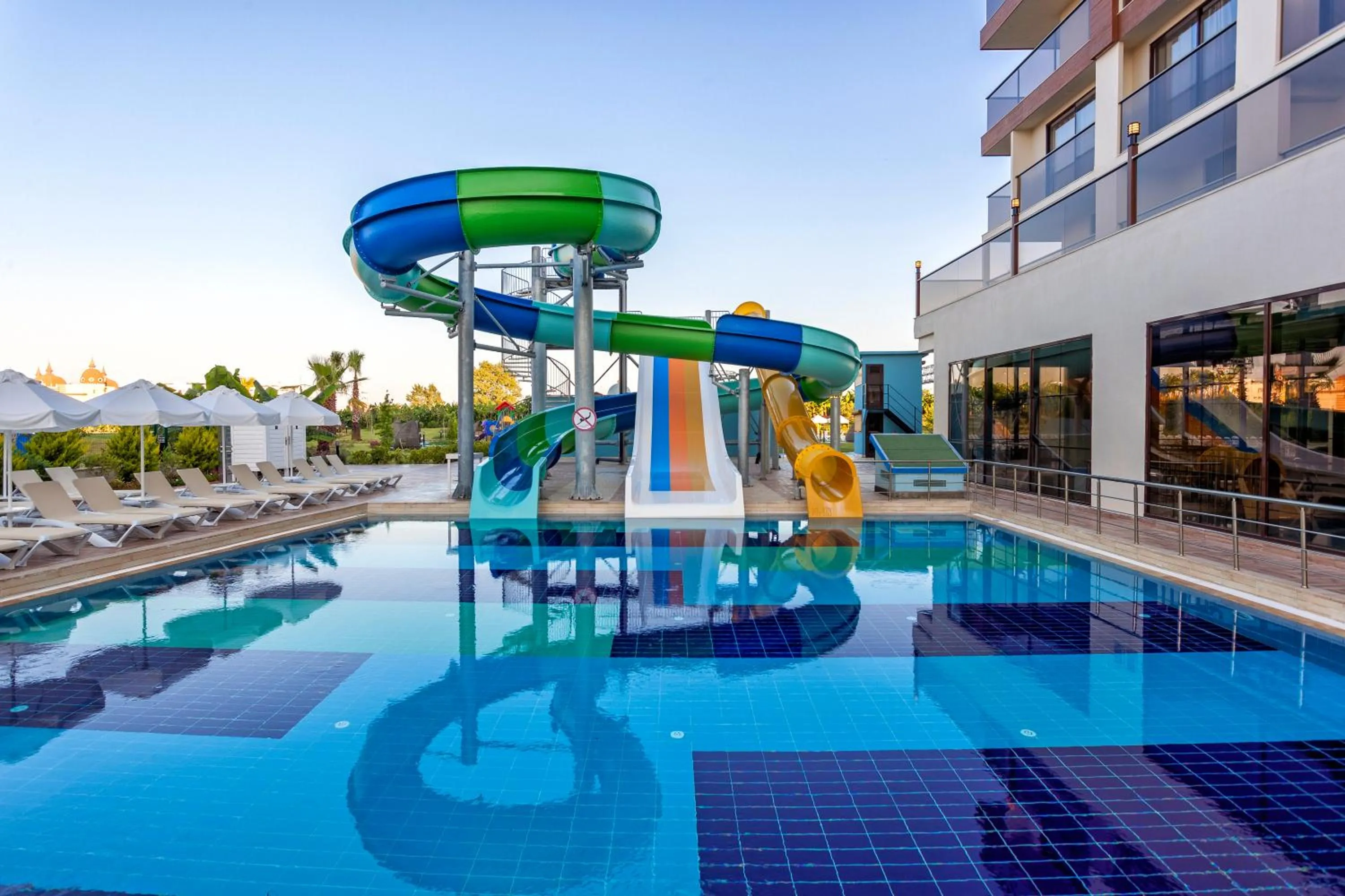 Entertainment in Glamour Resort & SPA