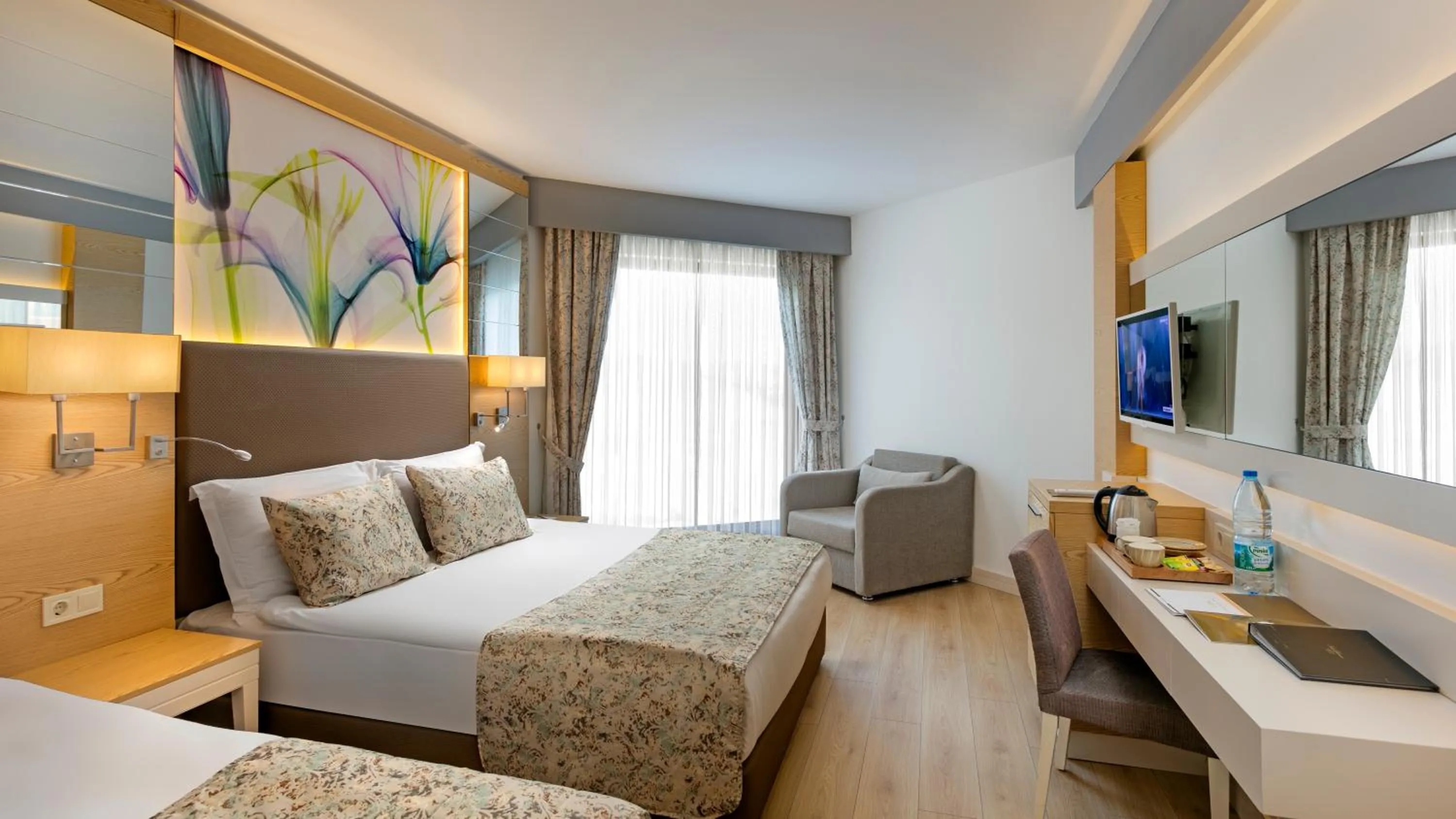 Photo of the whole room, Bed in Glamour Resort & SPA