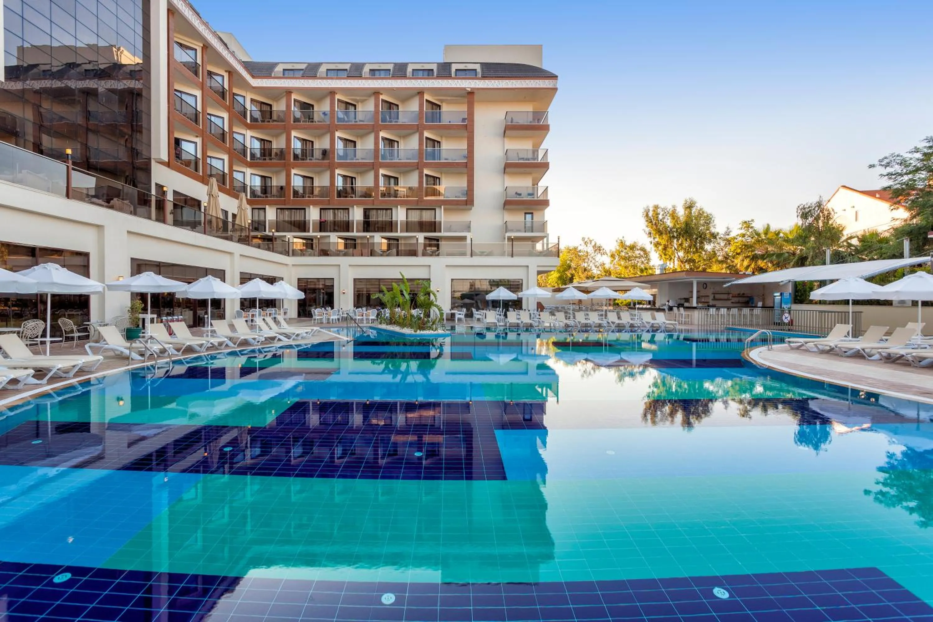 Property building in Glamour Resort & SPA