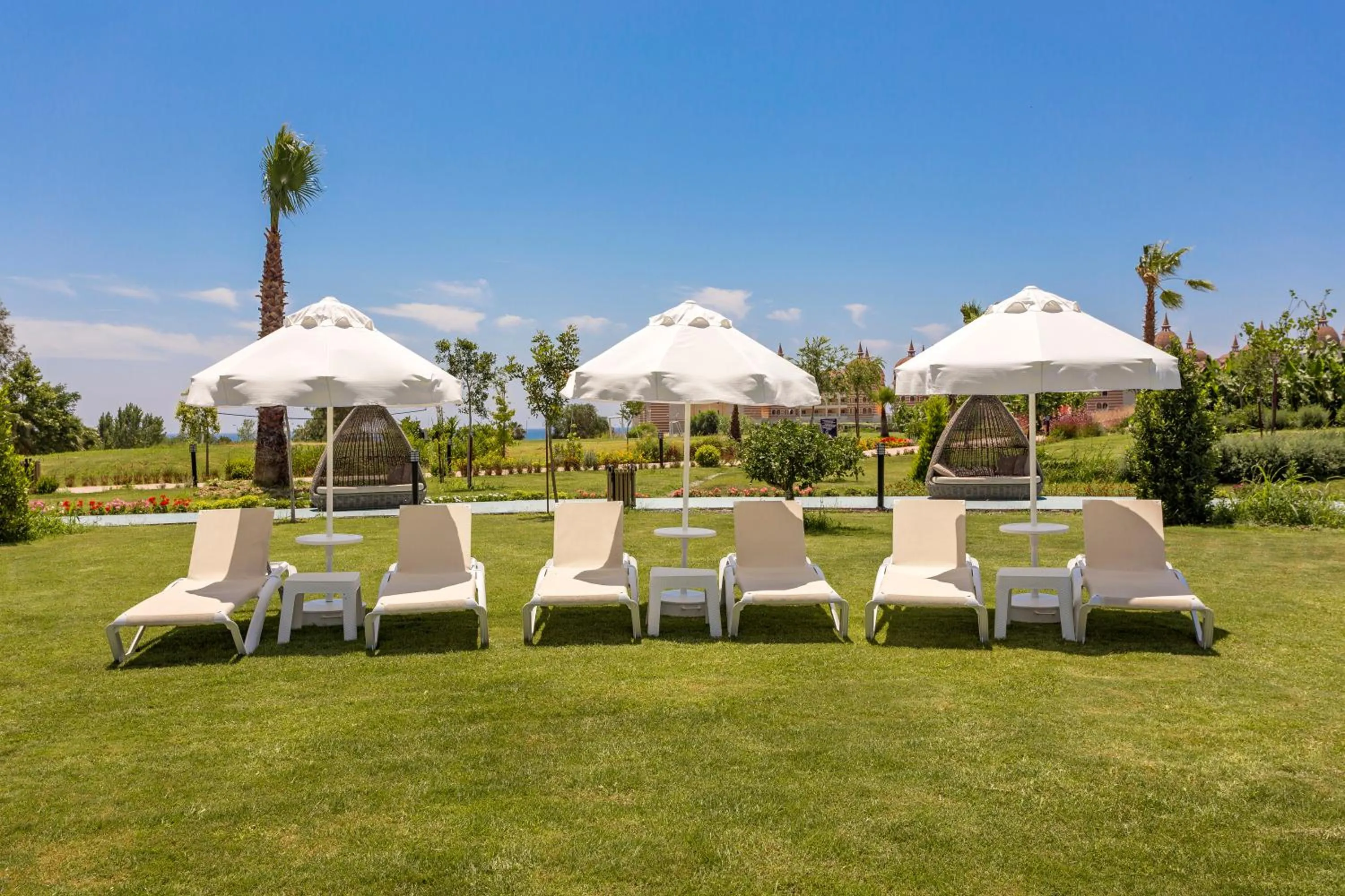 Garden in Glamour Resort & SPA