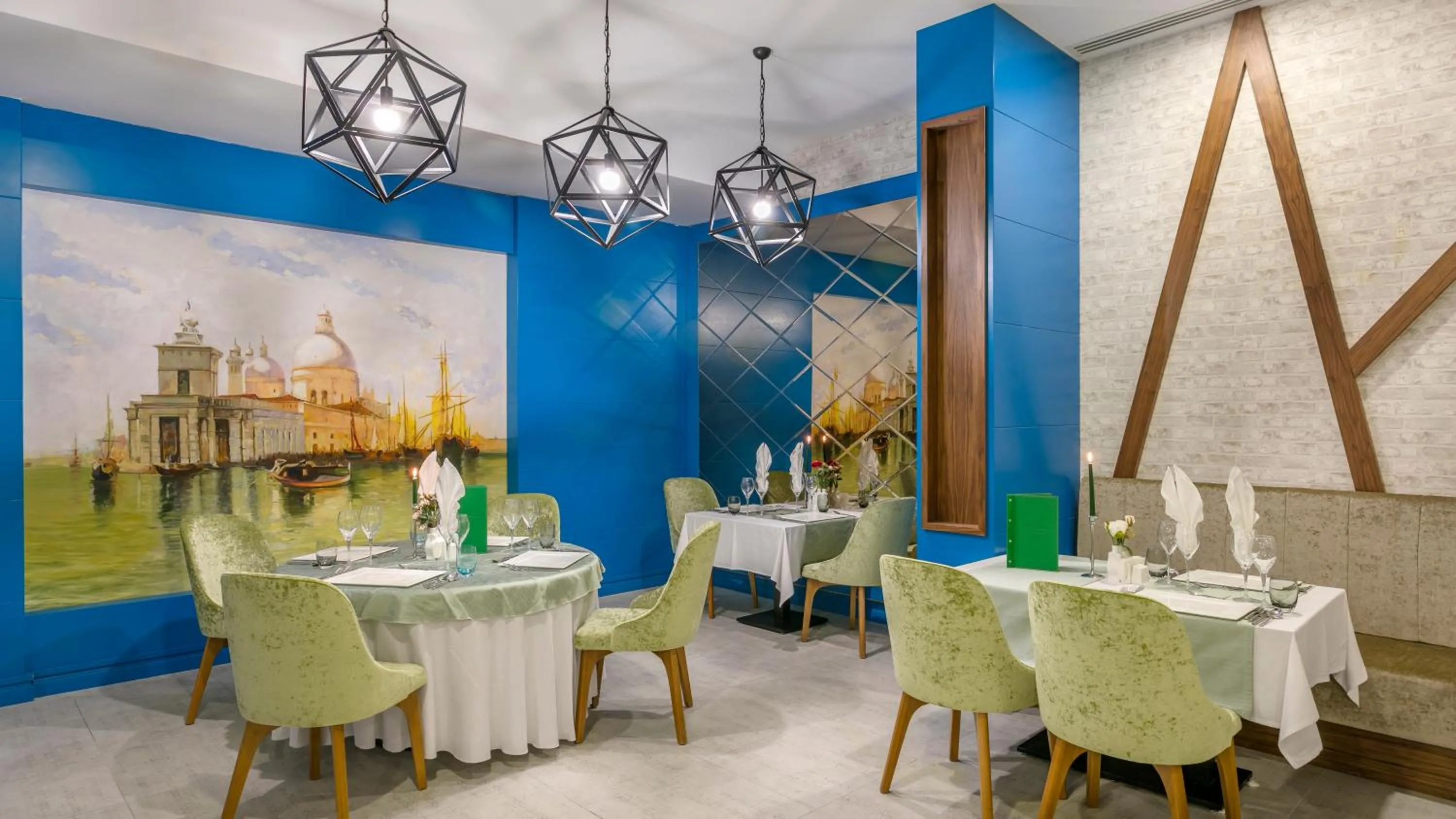 Restaurant/places to eat in Glamour Resort & SPA