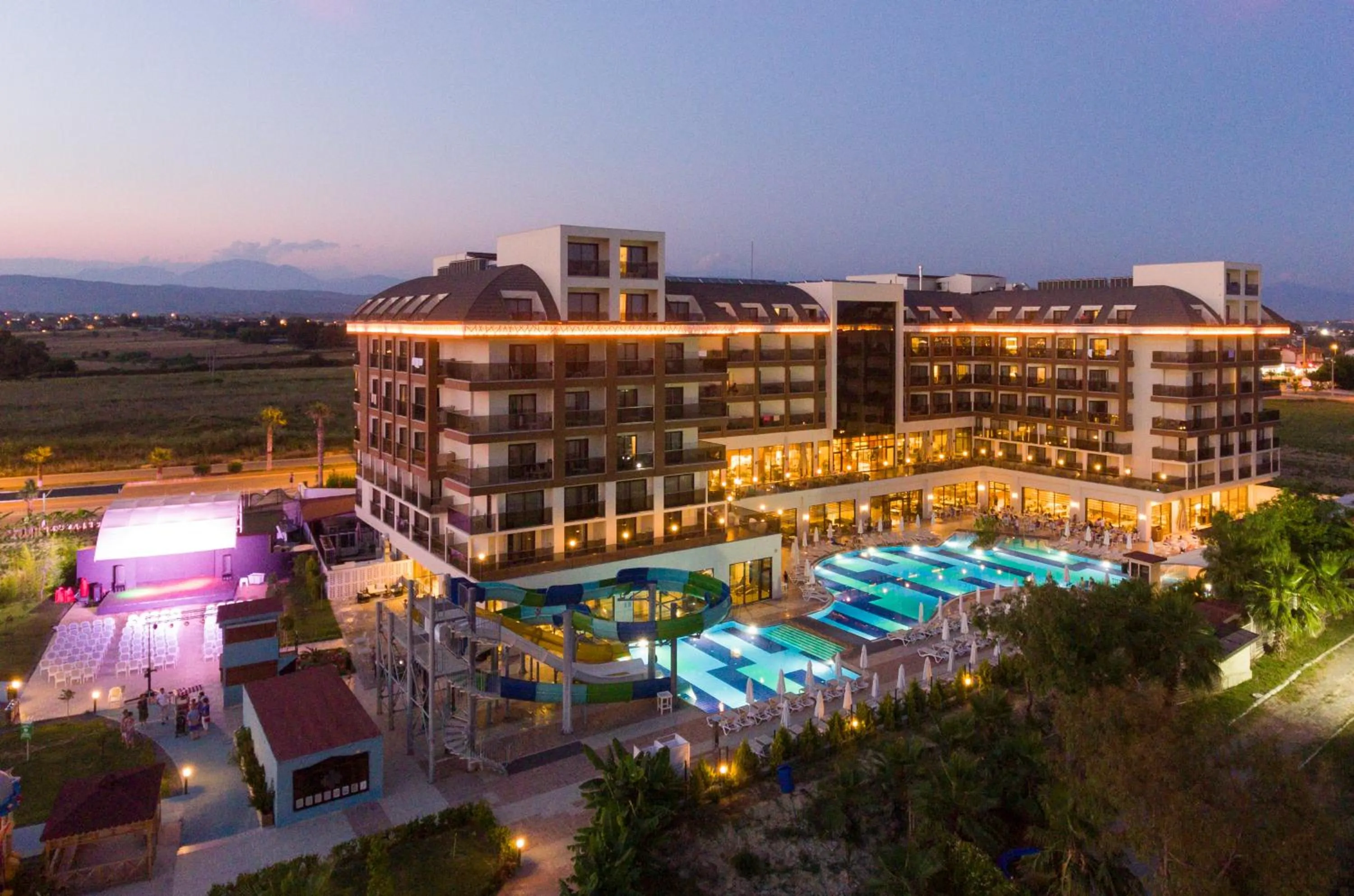 Property building in Glamour Resort & SPA