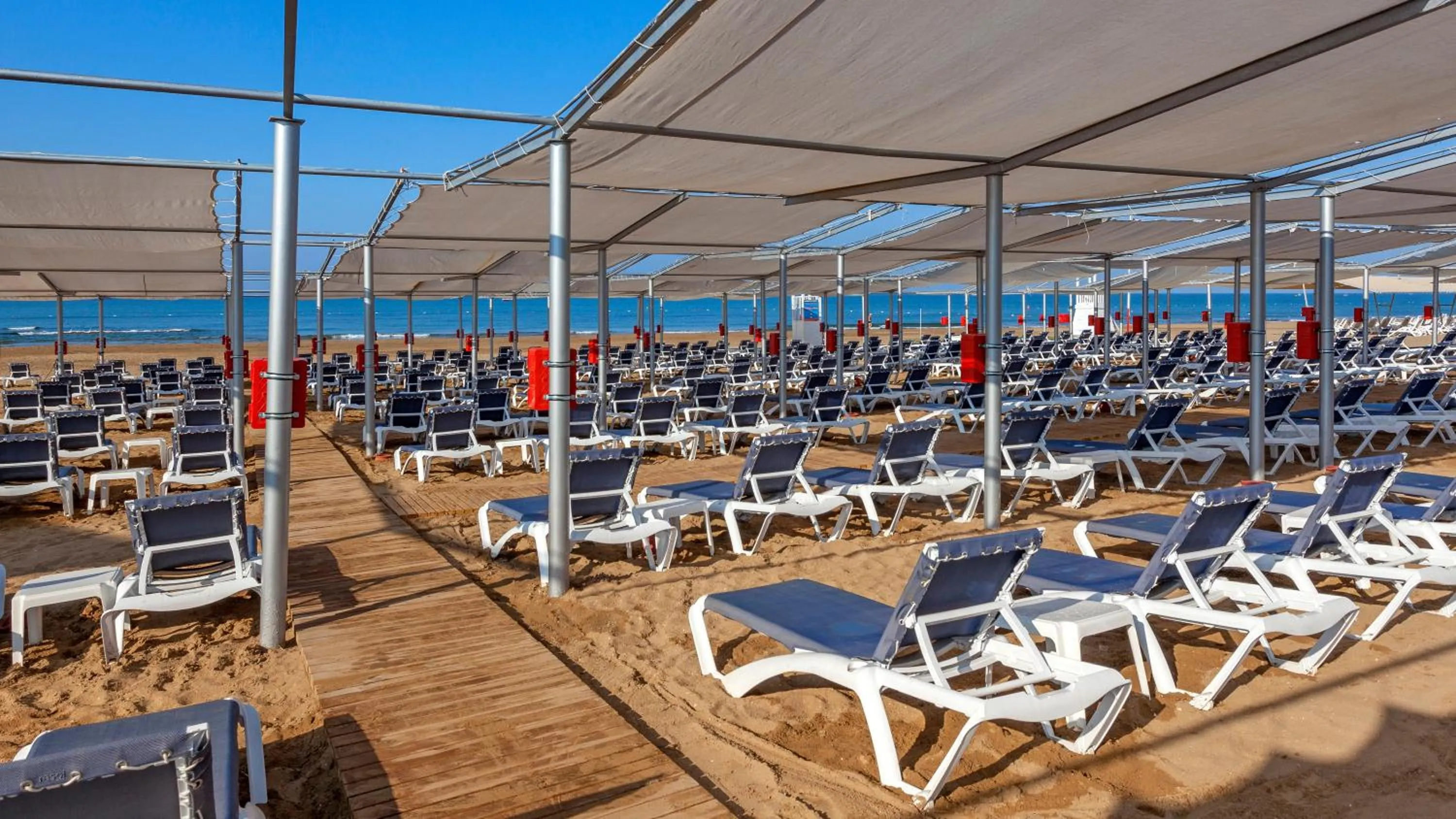 Beach in Glamour Resort & SPA