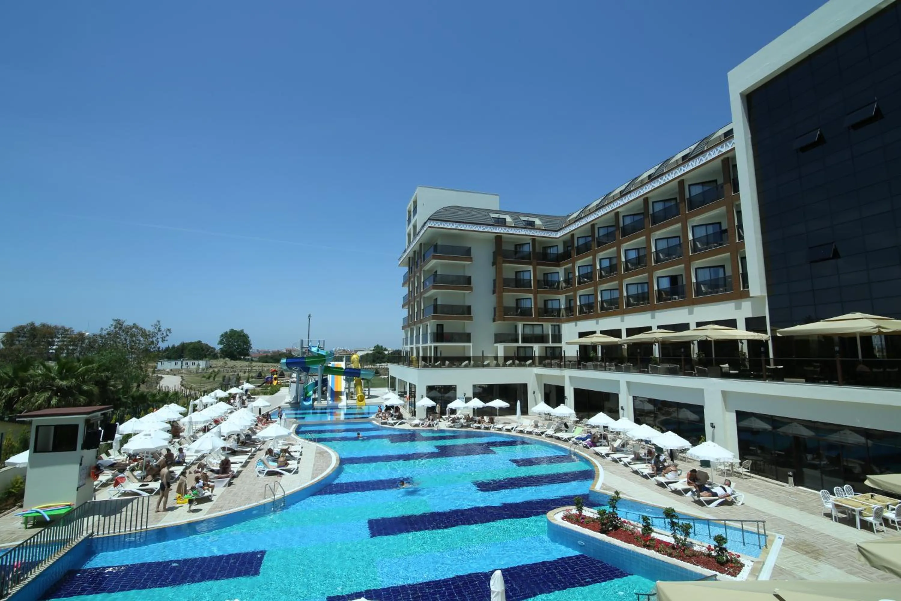 Property building in Glamour Resort & SPA