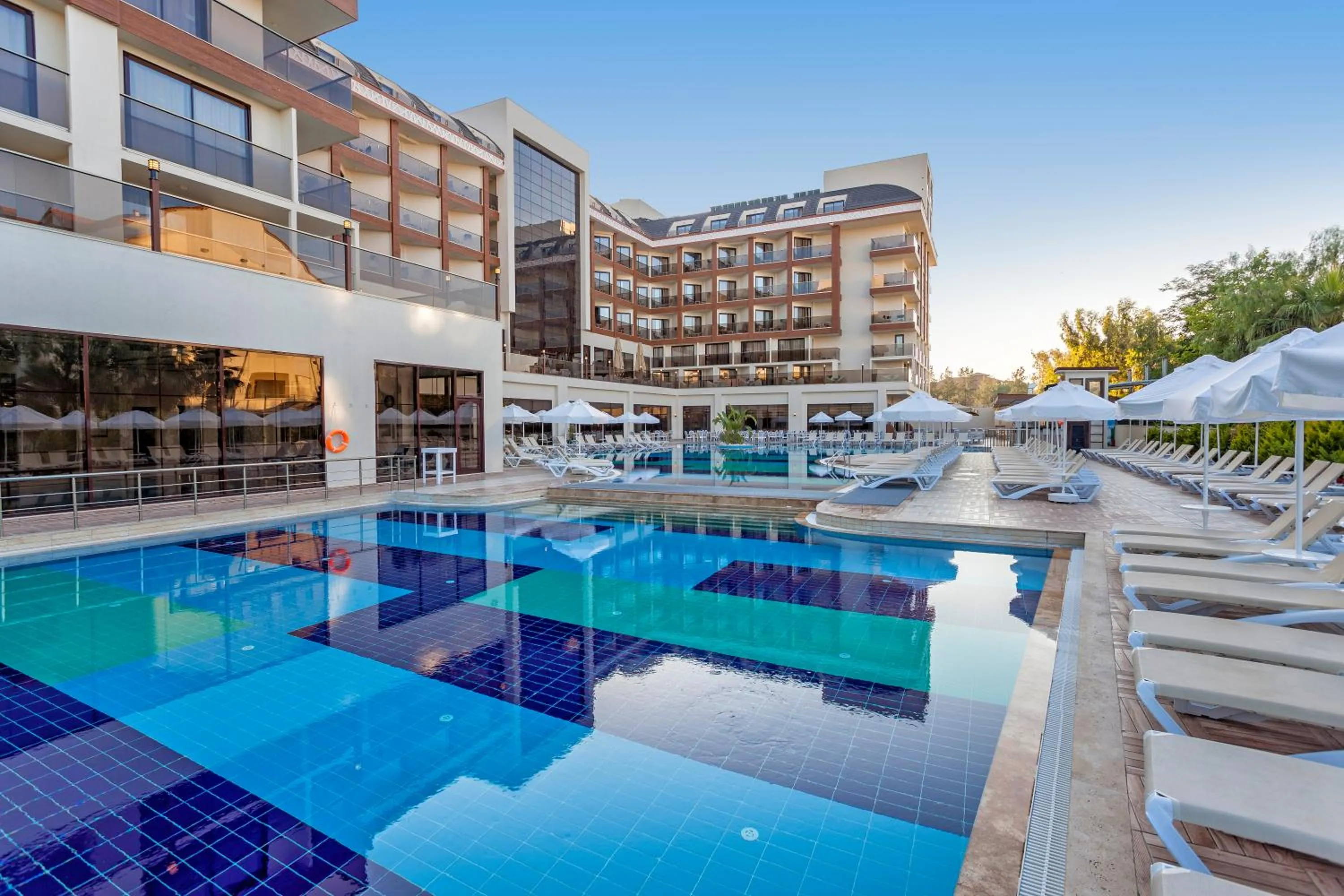 Property building in Glamour Resort & SPA