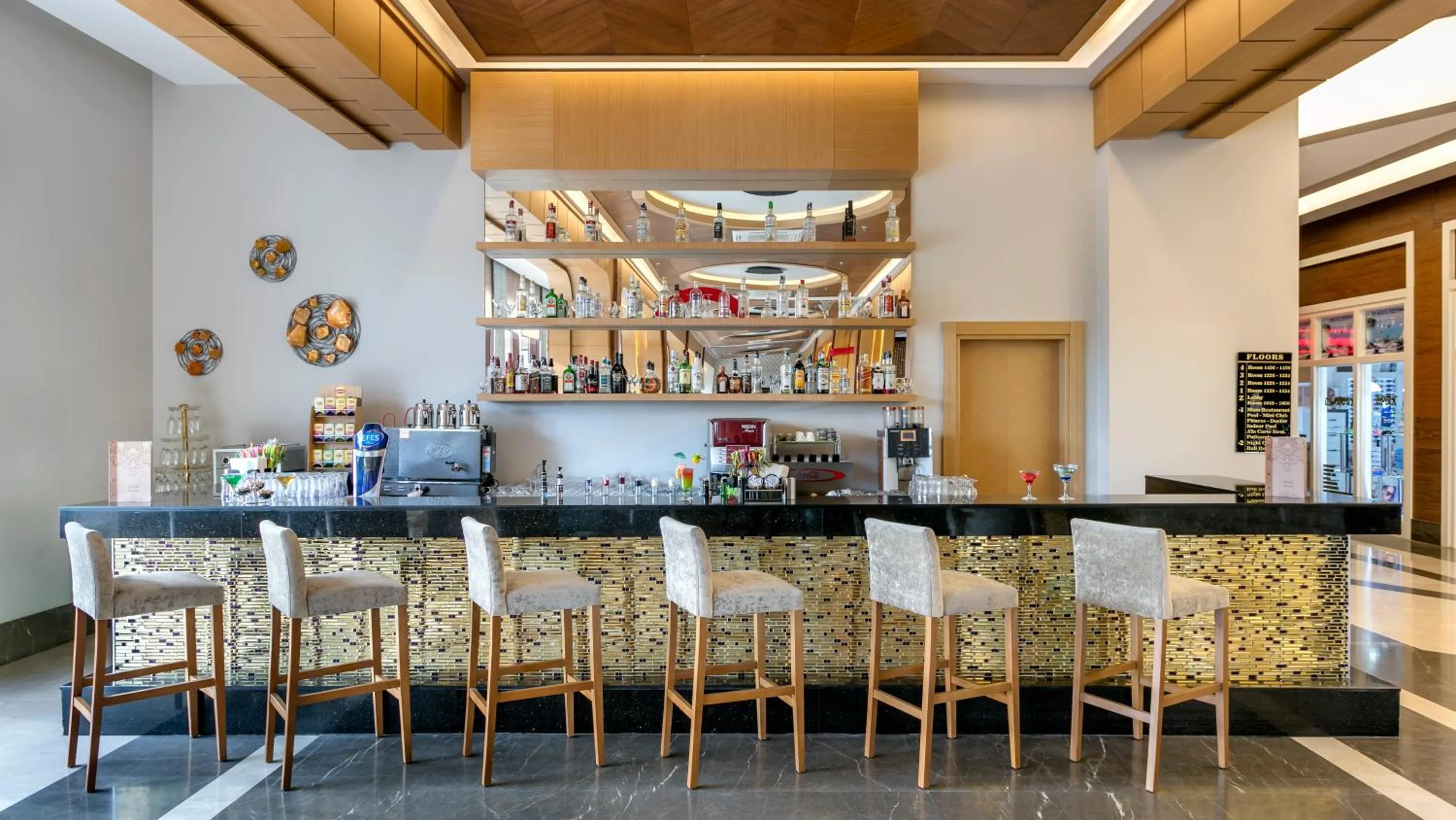Lounge or bar in Glamour Resort & SPA