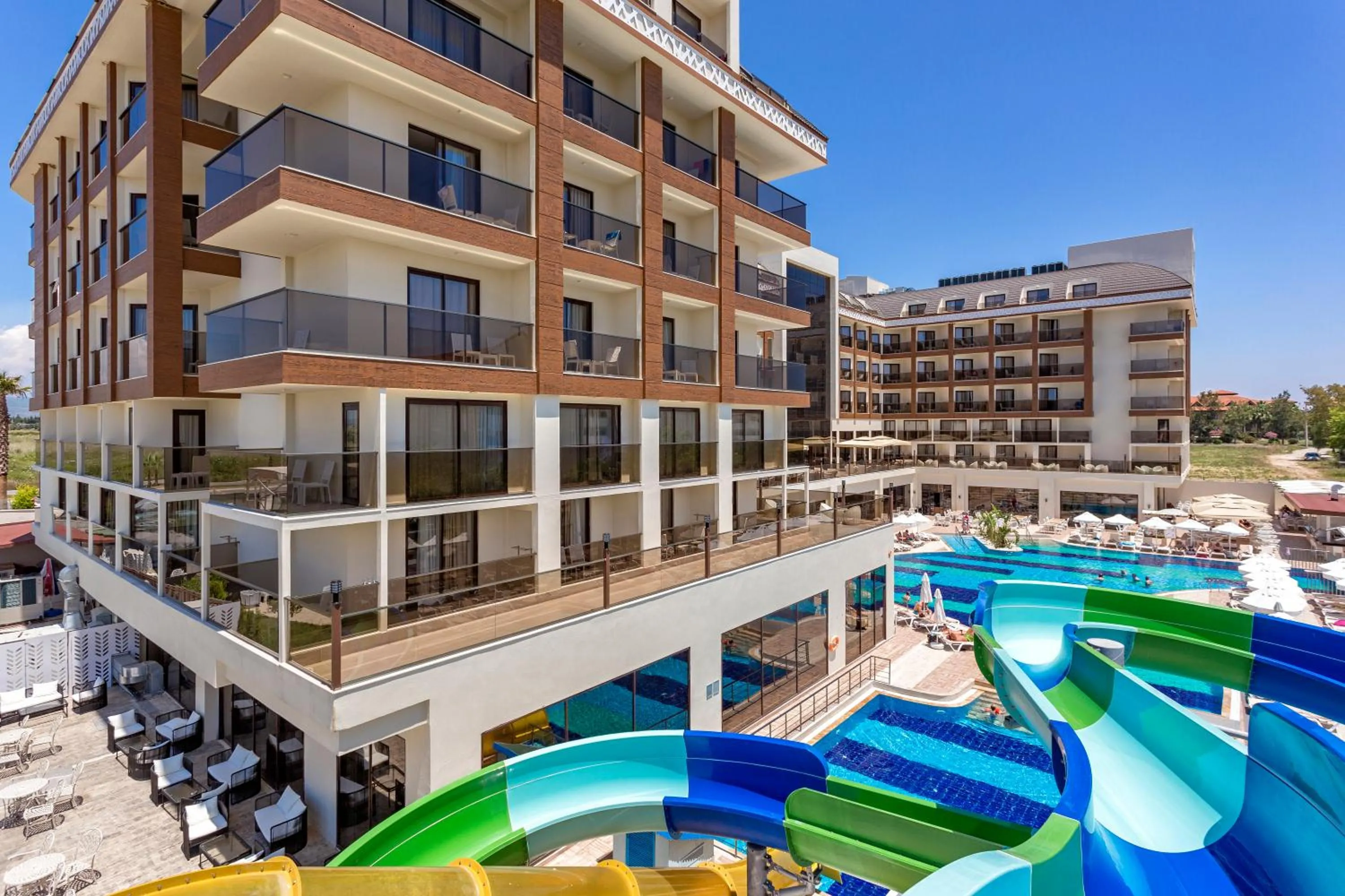Property building in Glamour Resort & SPA