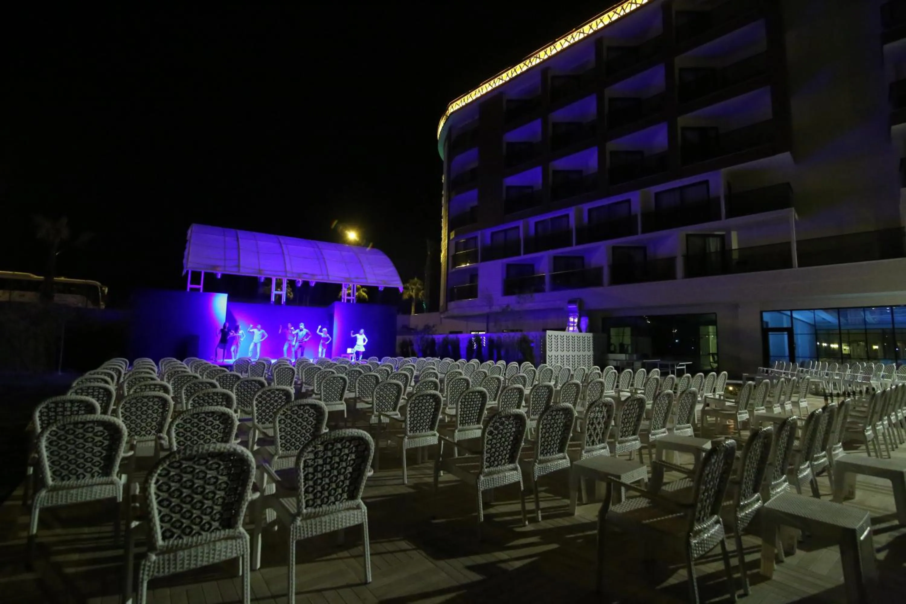 Night in Glamour Resort & SPA