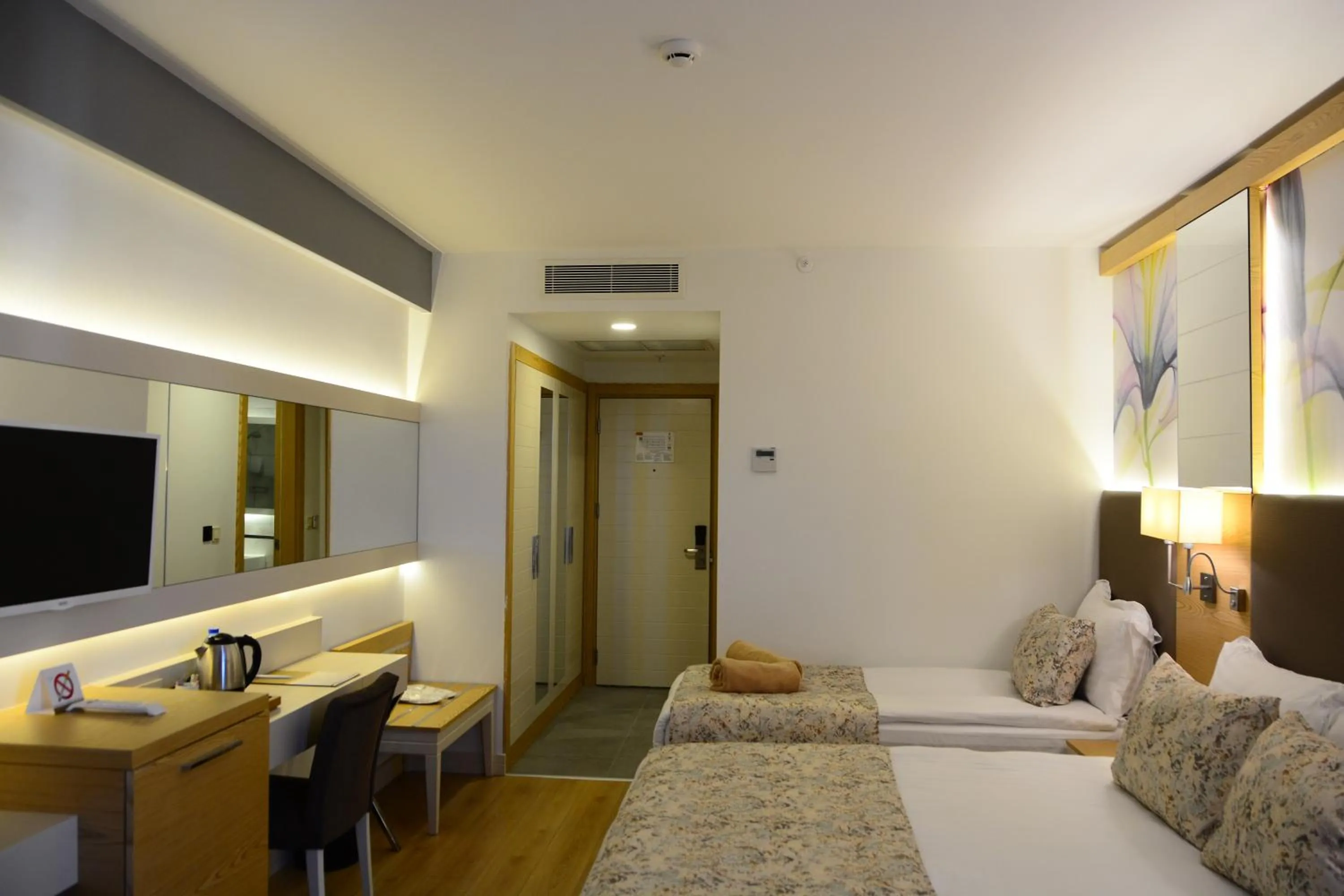 Photo of the whole room, Bed in Glamour Resort & SPA