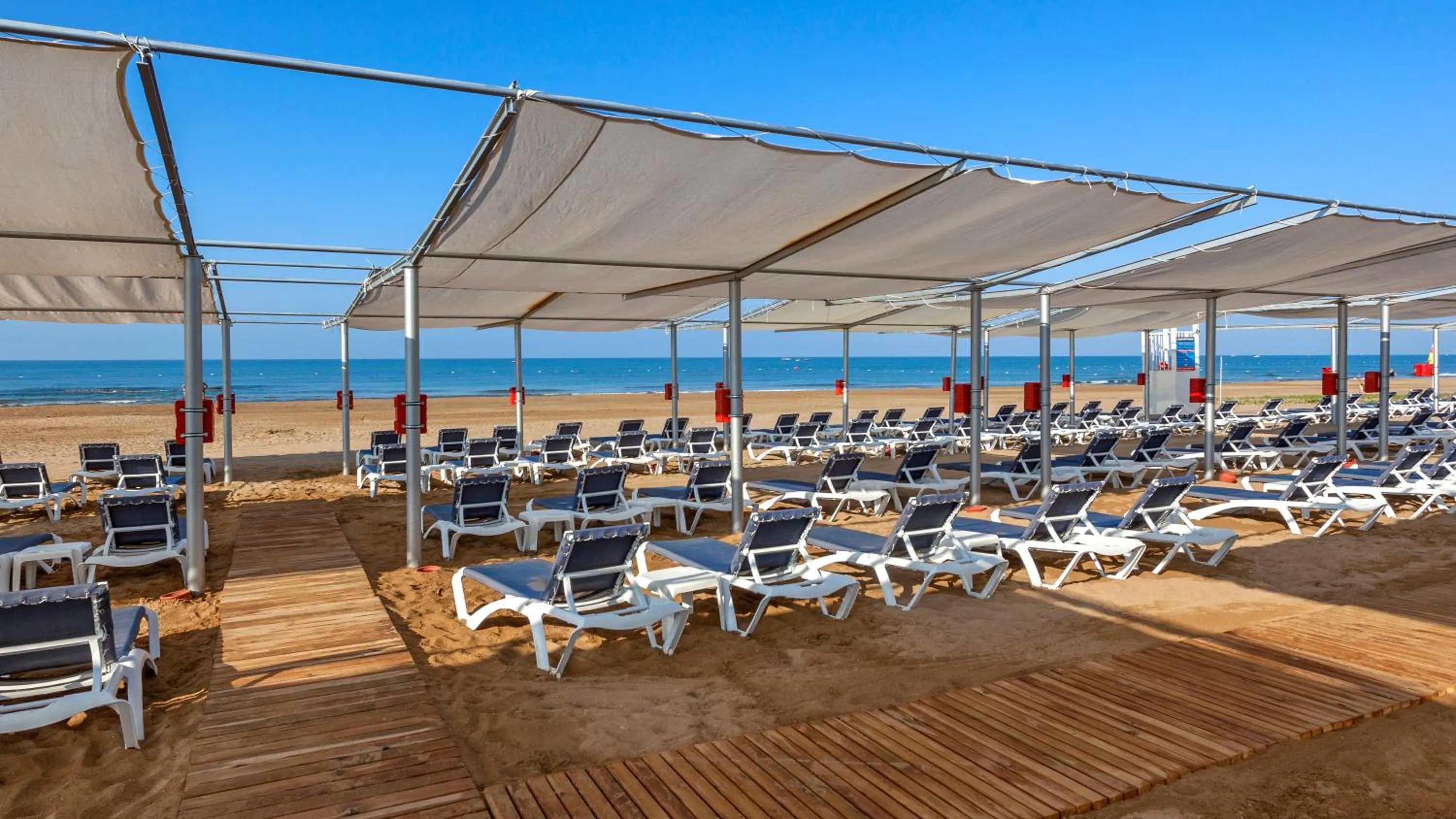 Beach in Glamour Resort & SPA