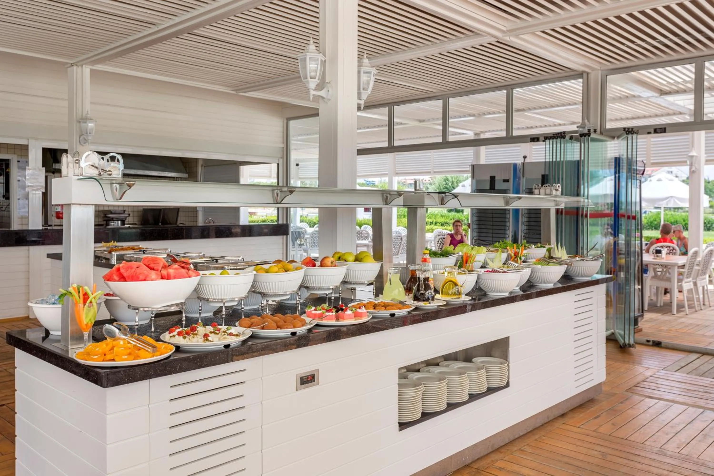 Food in Glamour Resort & SPA