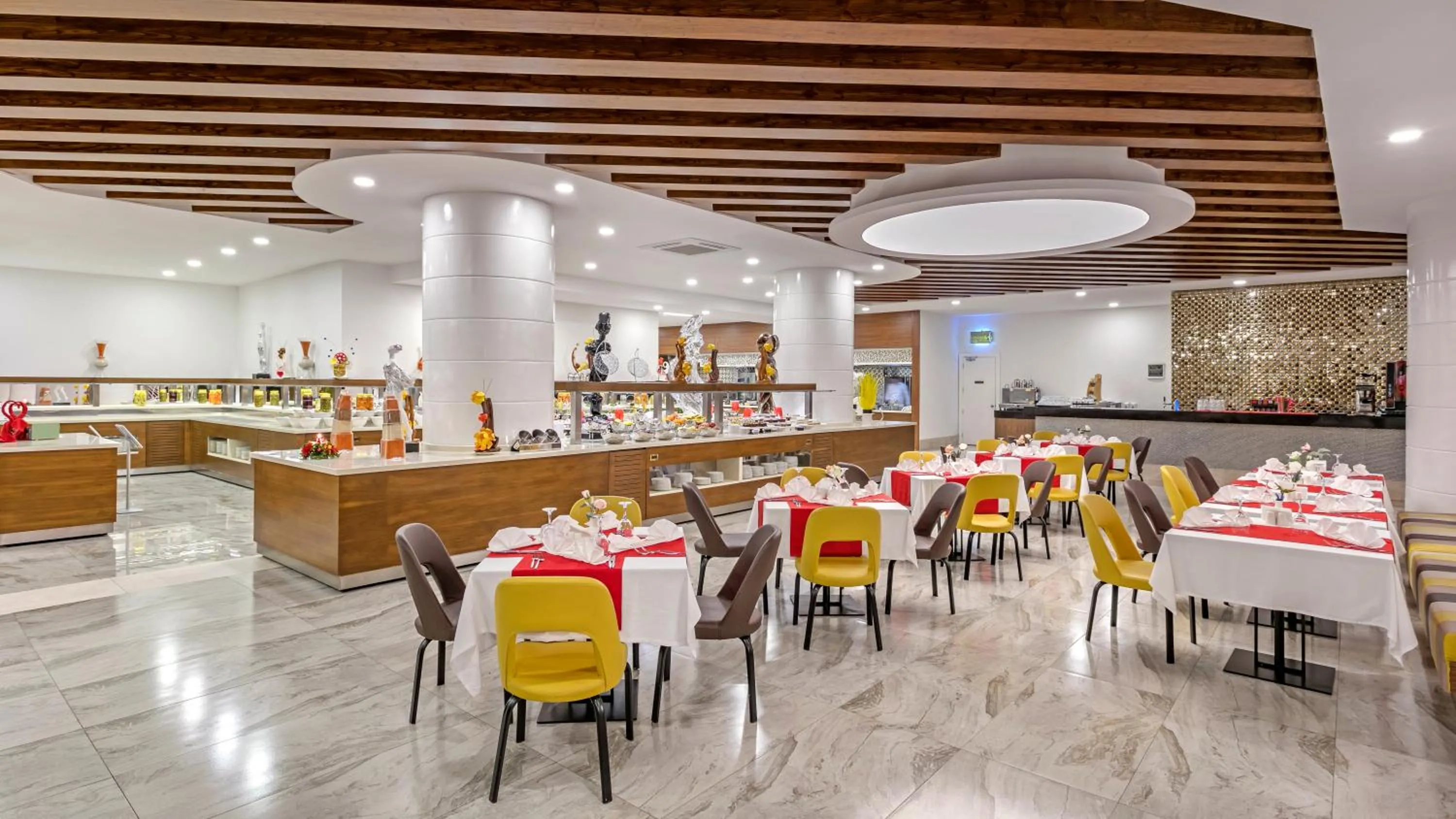 Restaurant/places to eat in Glamour Resort & SPA