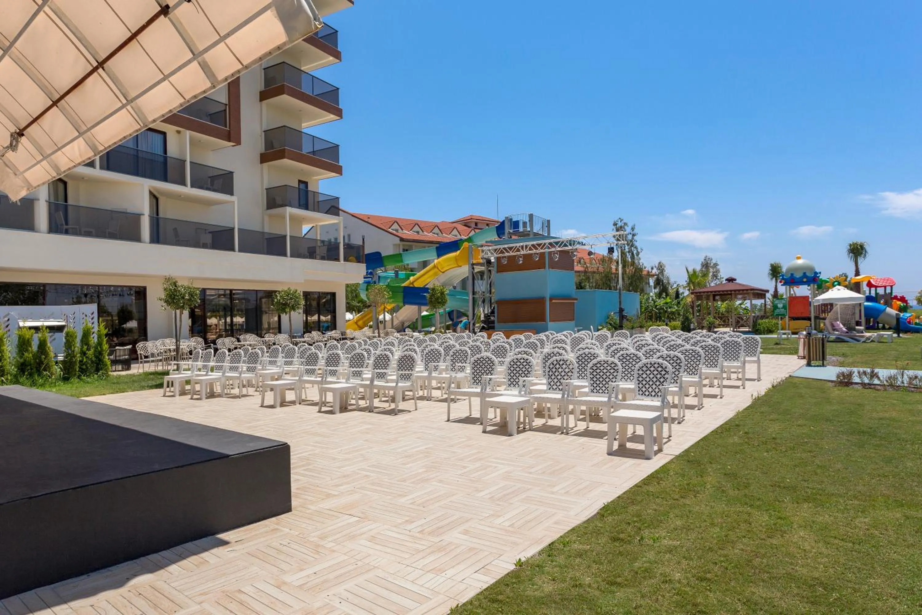 Garden in Glamour Resort & SPA