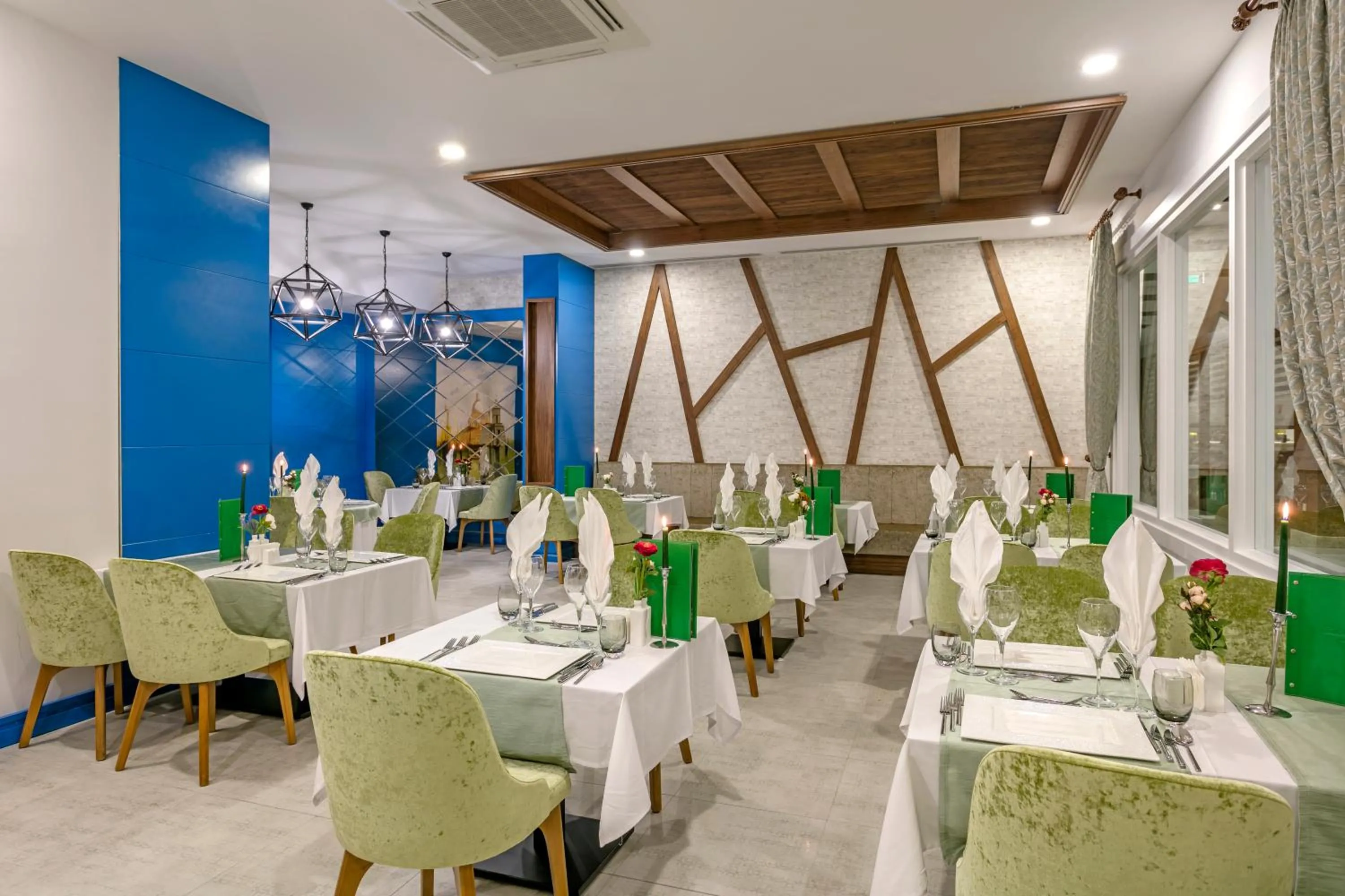 Restaurant/places to eat in Glamour Resort & SPA