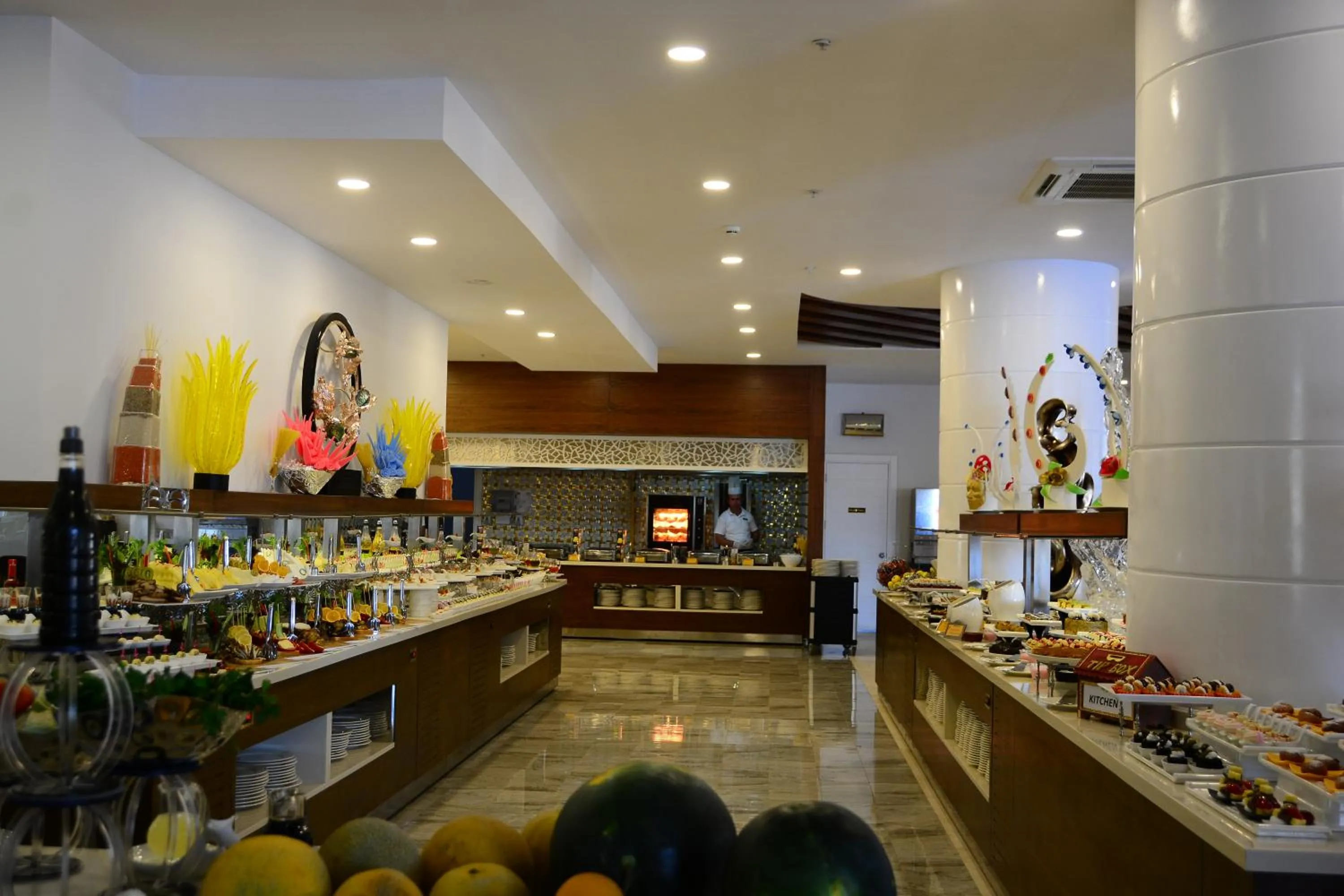 Food in Glamour Resort & SPA