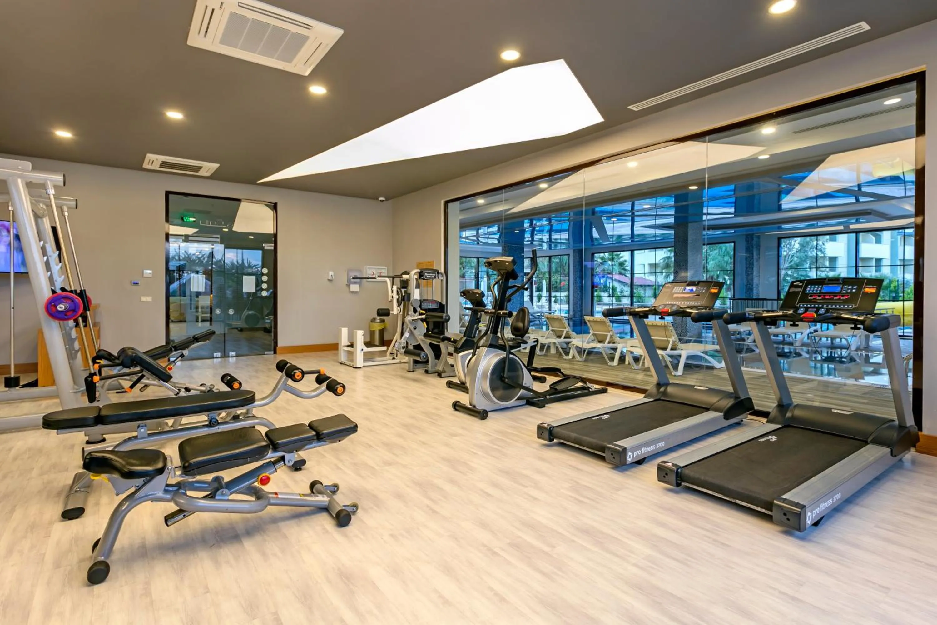 Fitness centre/facilities in Glamour Resort & SPA
