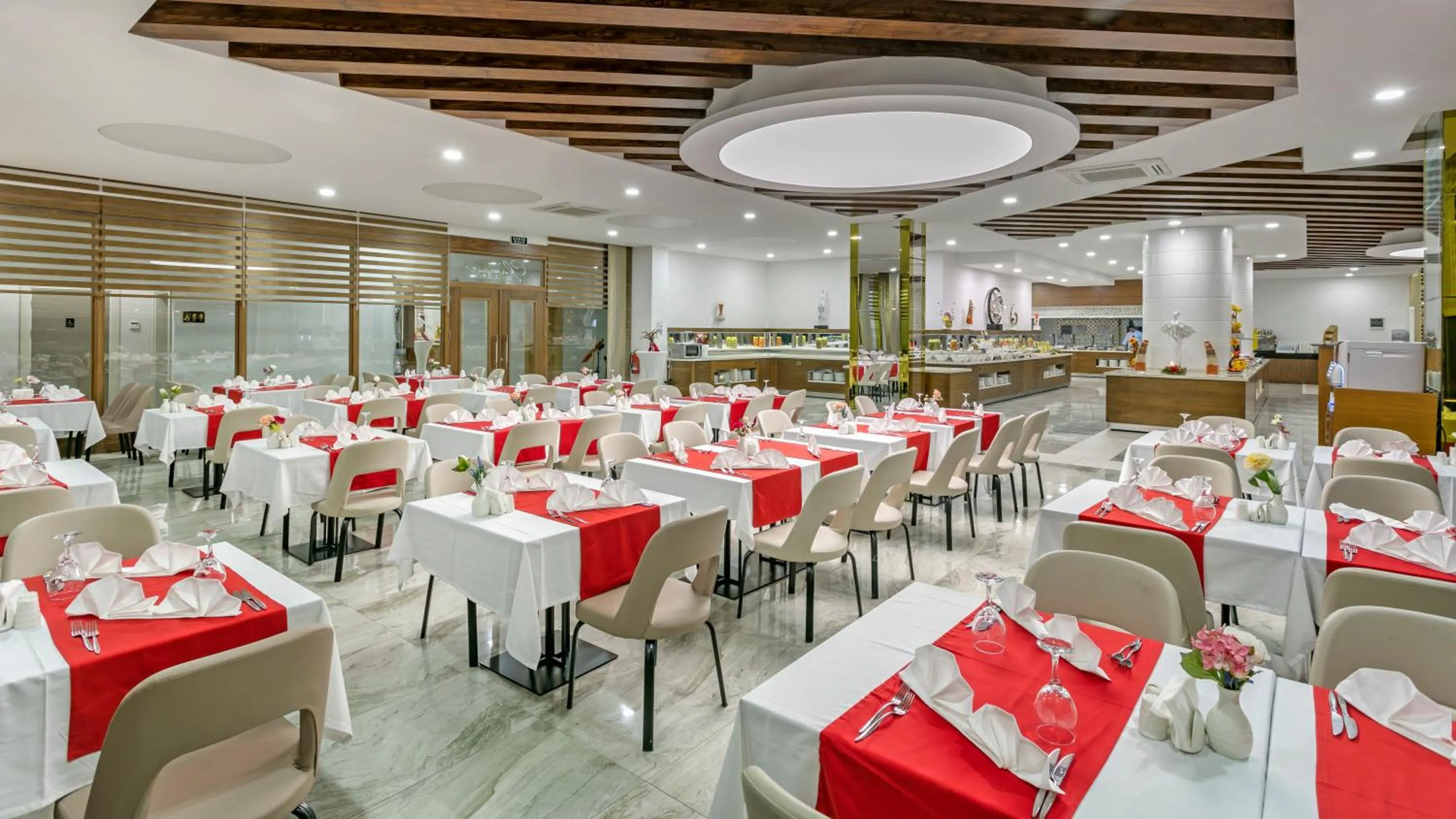 Restaurant/places to eat in Glamour Resort & SPA