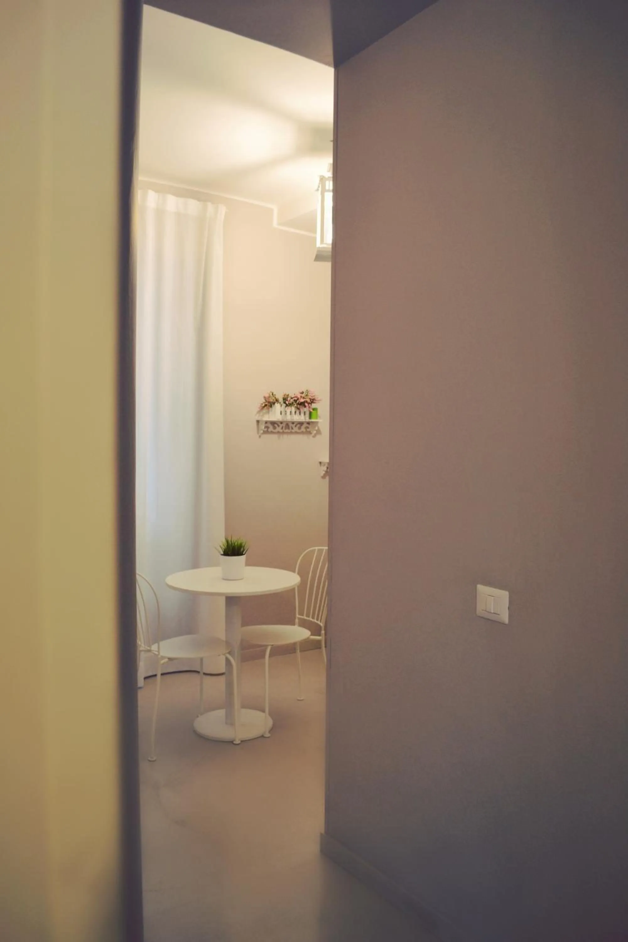 Photo of the whole room in Myricae