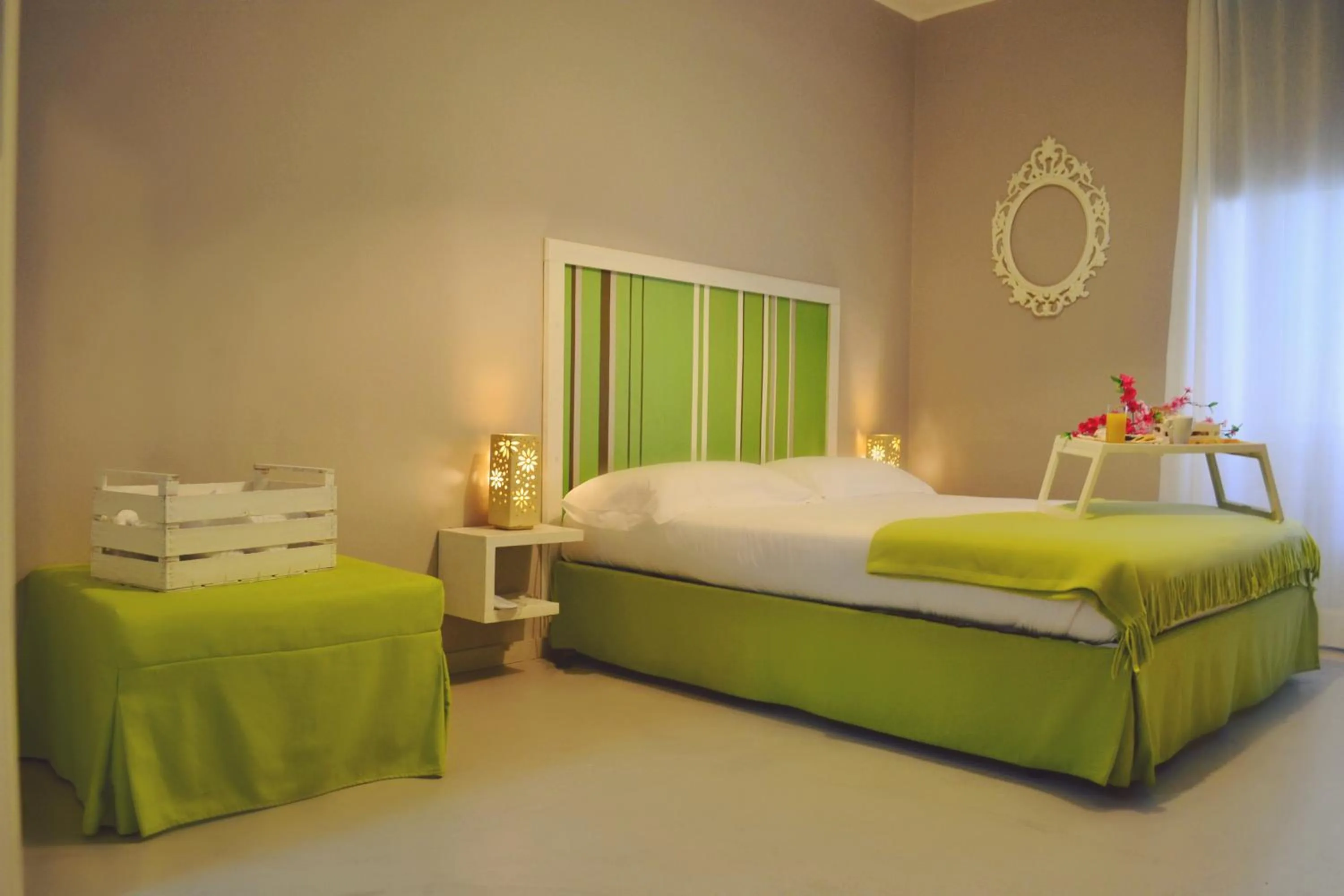 Photo of the whole room, Bed in Myricae