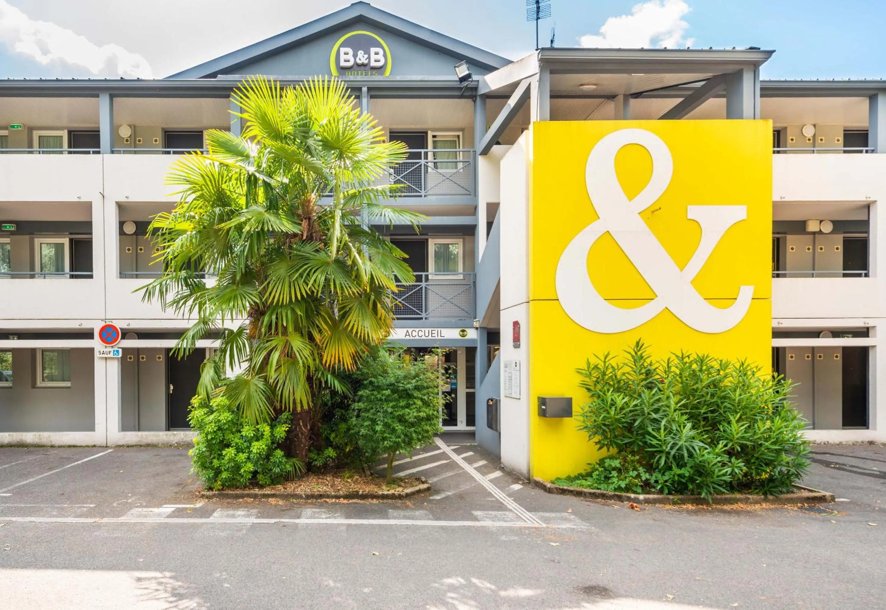 Property building in B&B HOTEL Nantes Parc Expos La Beaujoire