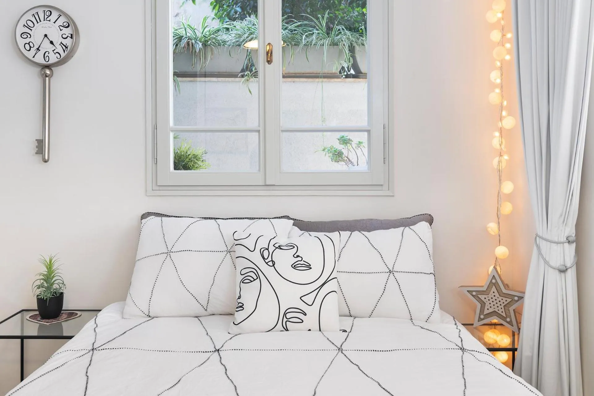 Bed in Allenby 36 Bauhaus Residence 5 Stars