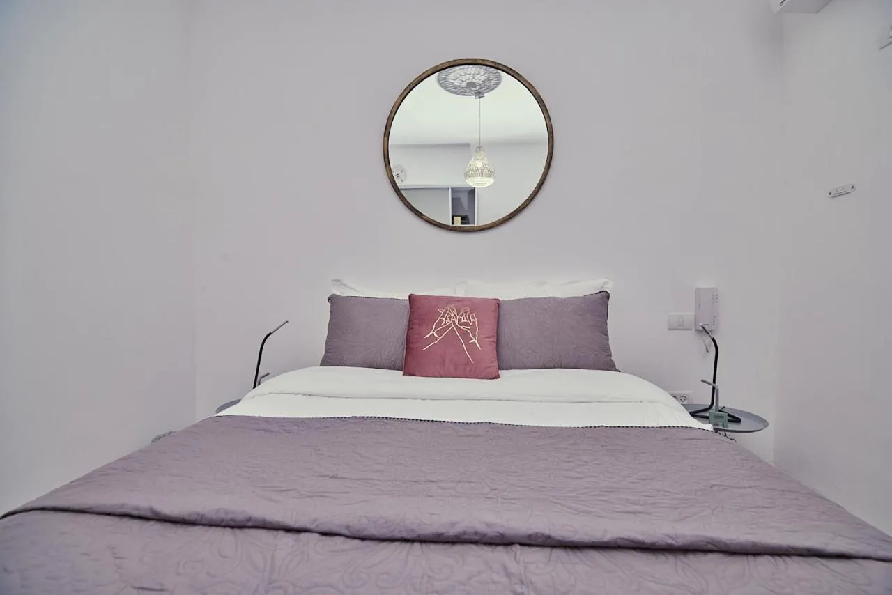 Bed in Allenby 36 Bauhaus Residence 5 Stars