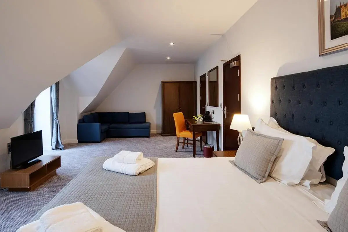Bedroom, Seating Area in Cotswolds Hotel & Spa