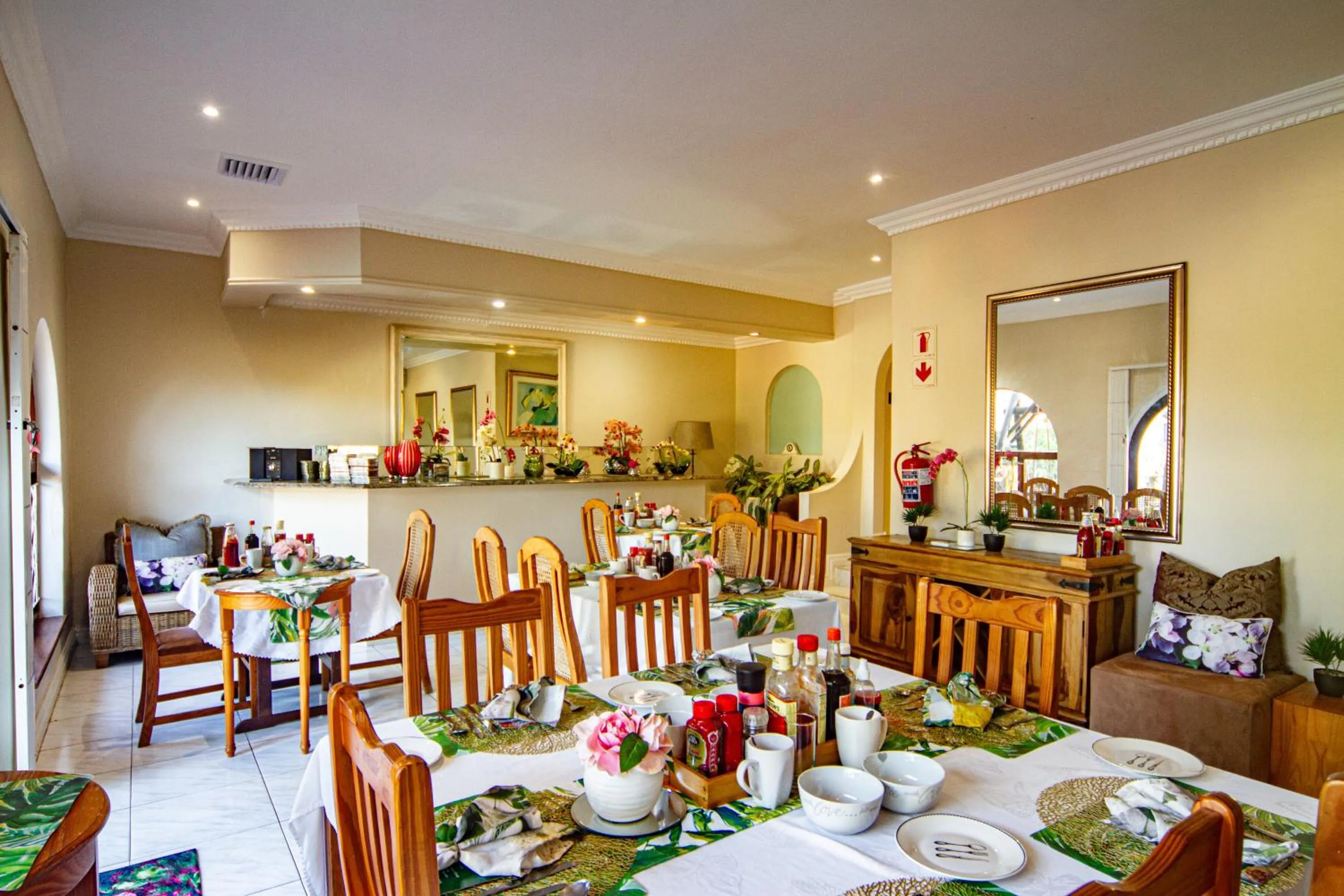 Restaurant/places to eat in La Loggia Bed and Breakfast