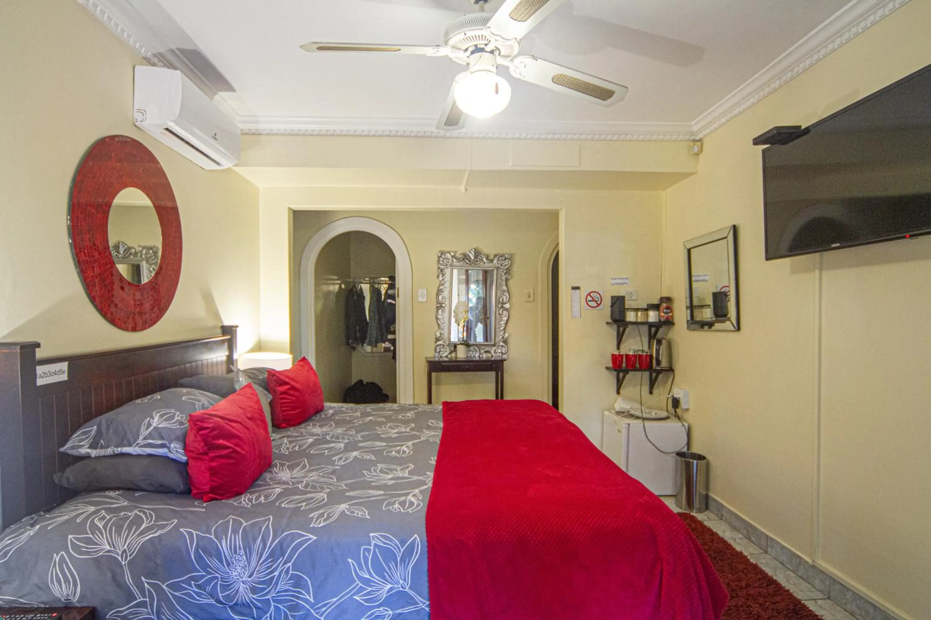 Bed in La Loggia Bed and Breakfast