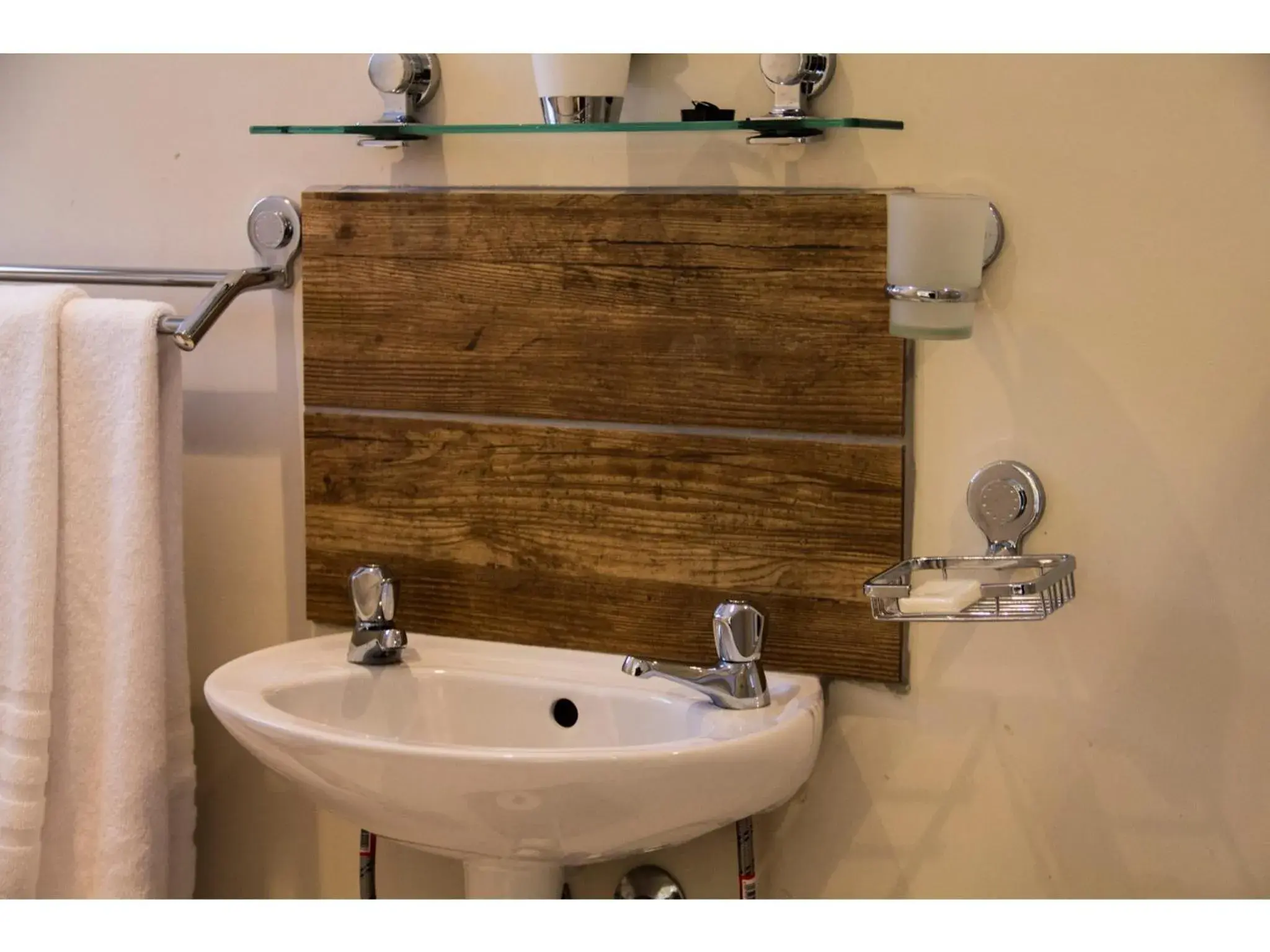 Bathroom in La Loggia Bed and Breakfast Bathroom in La Loggia Bed and Breakfast