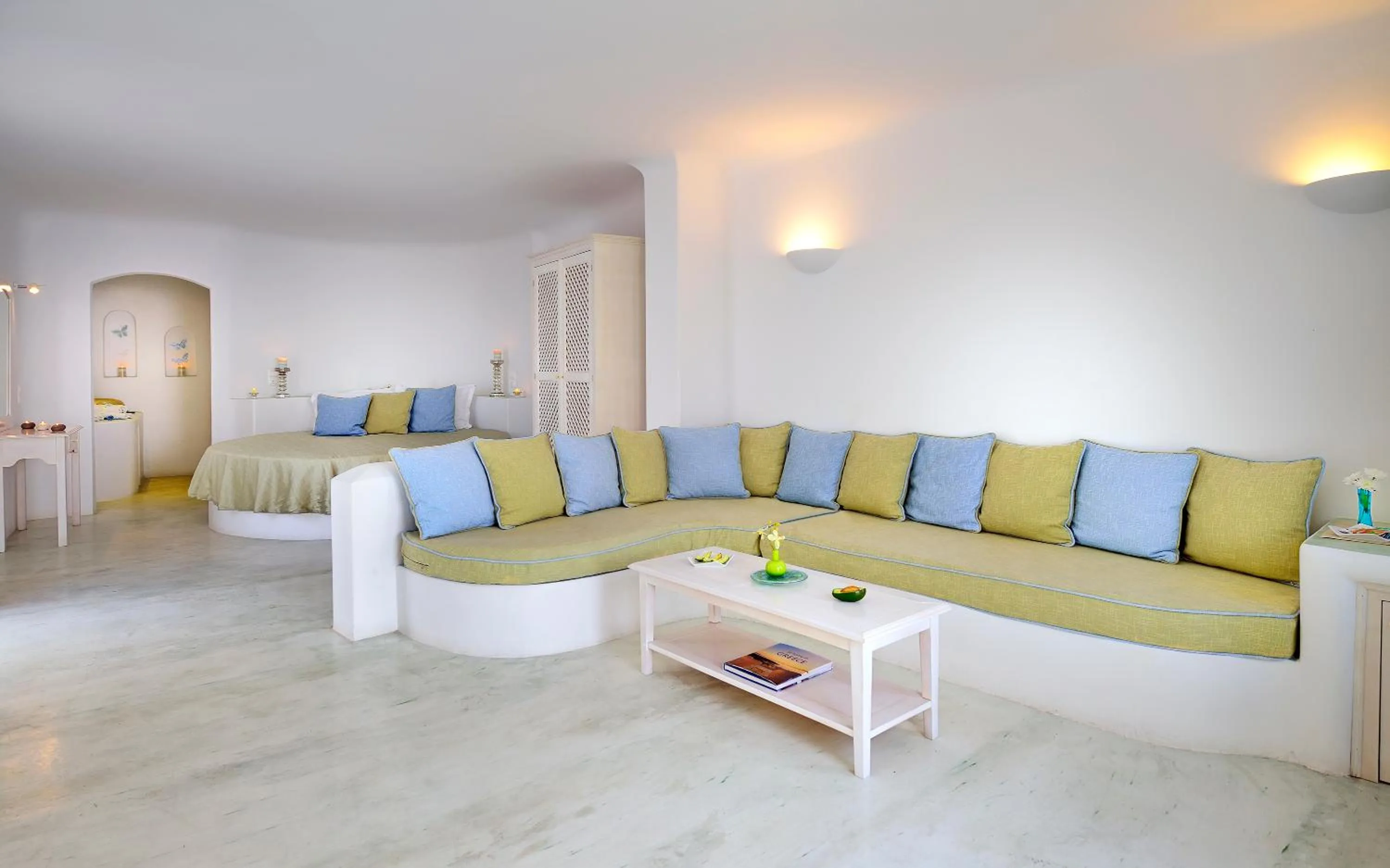 Photo of the whole room in Absolute Bliss