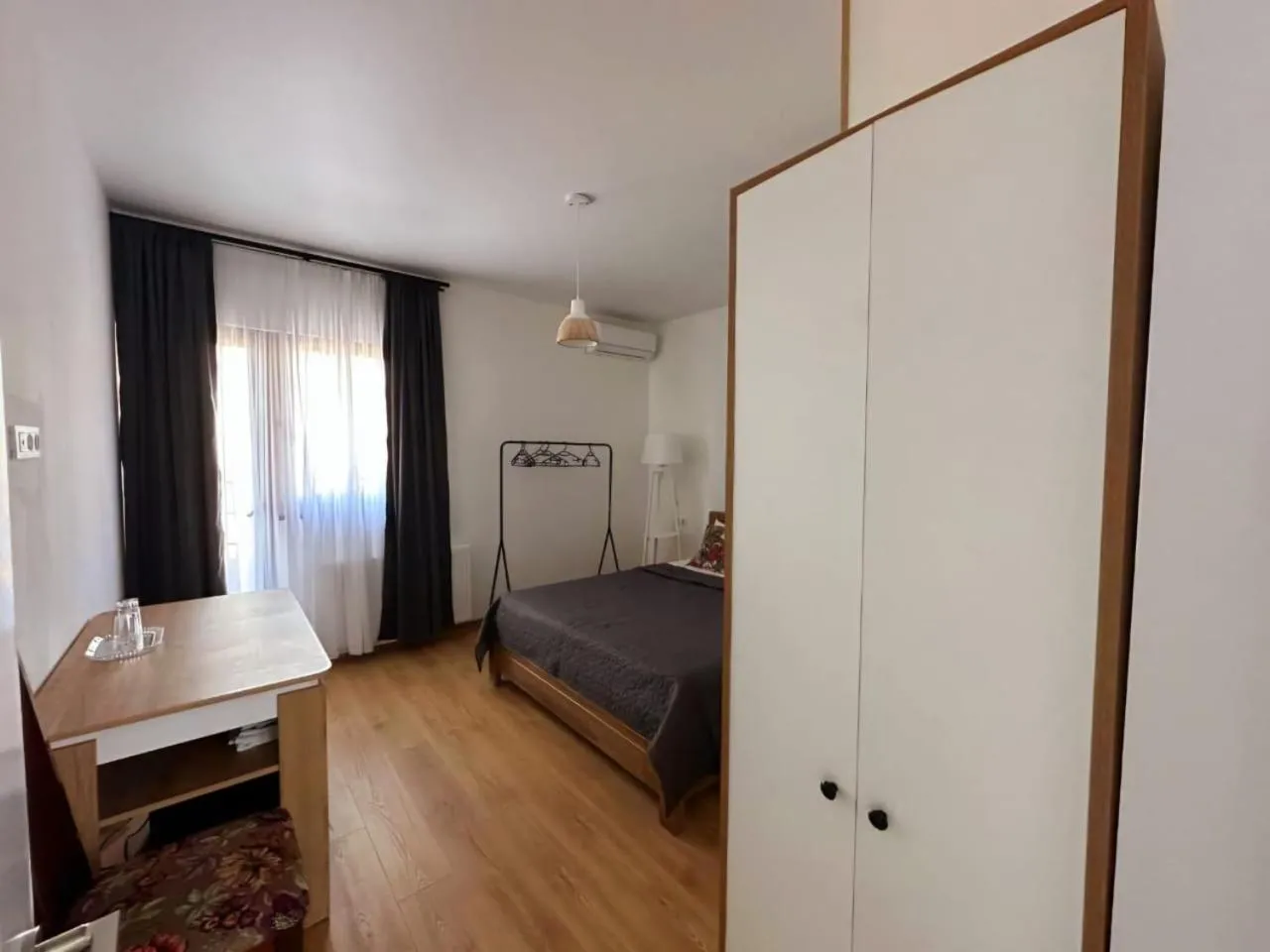 Bedroom, Bed in Hotel Home
