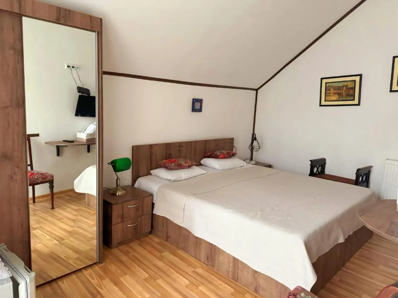 Bedroom, Bed in Hotel Home