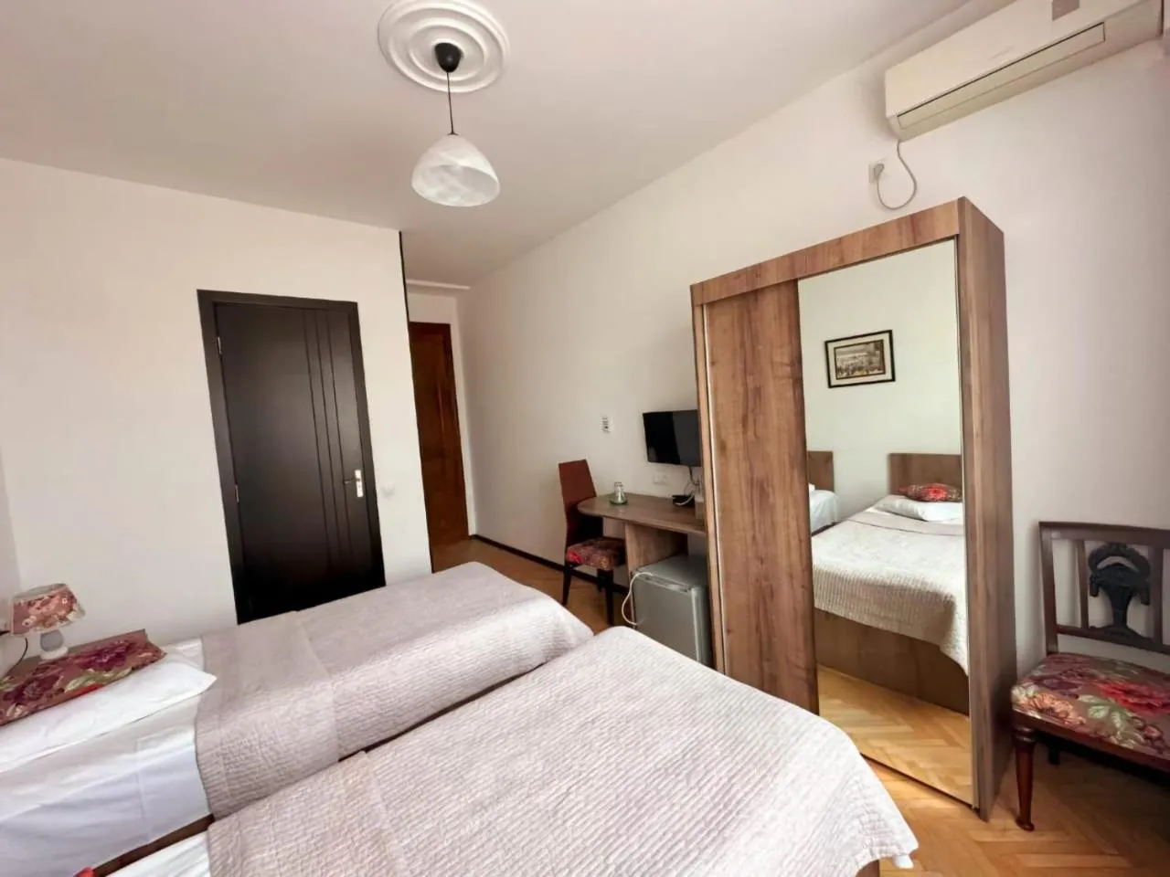 Bedroom, Bed in Hotel Home